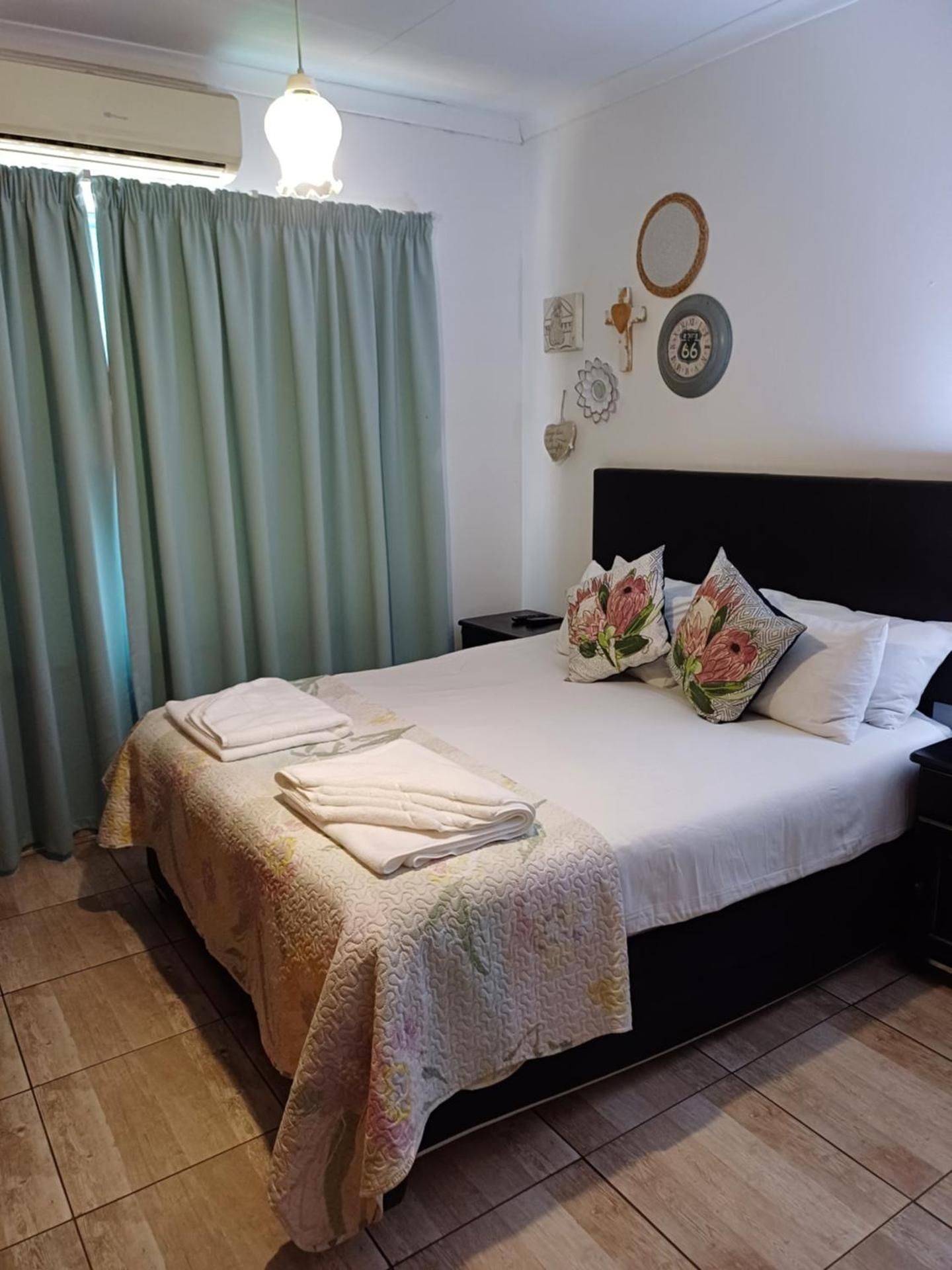 Luxury Queen Room
