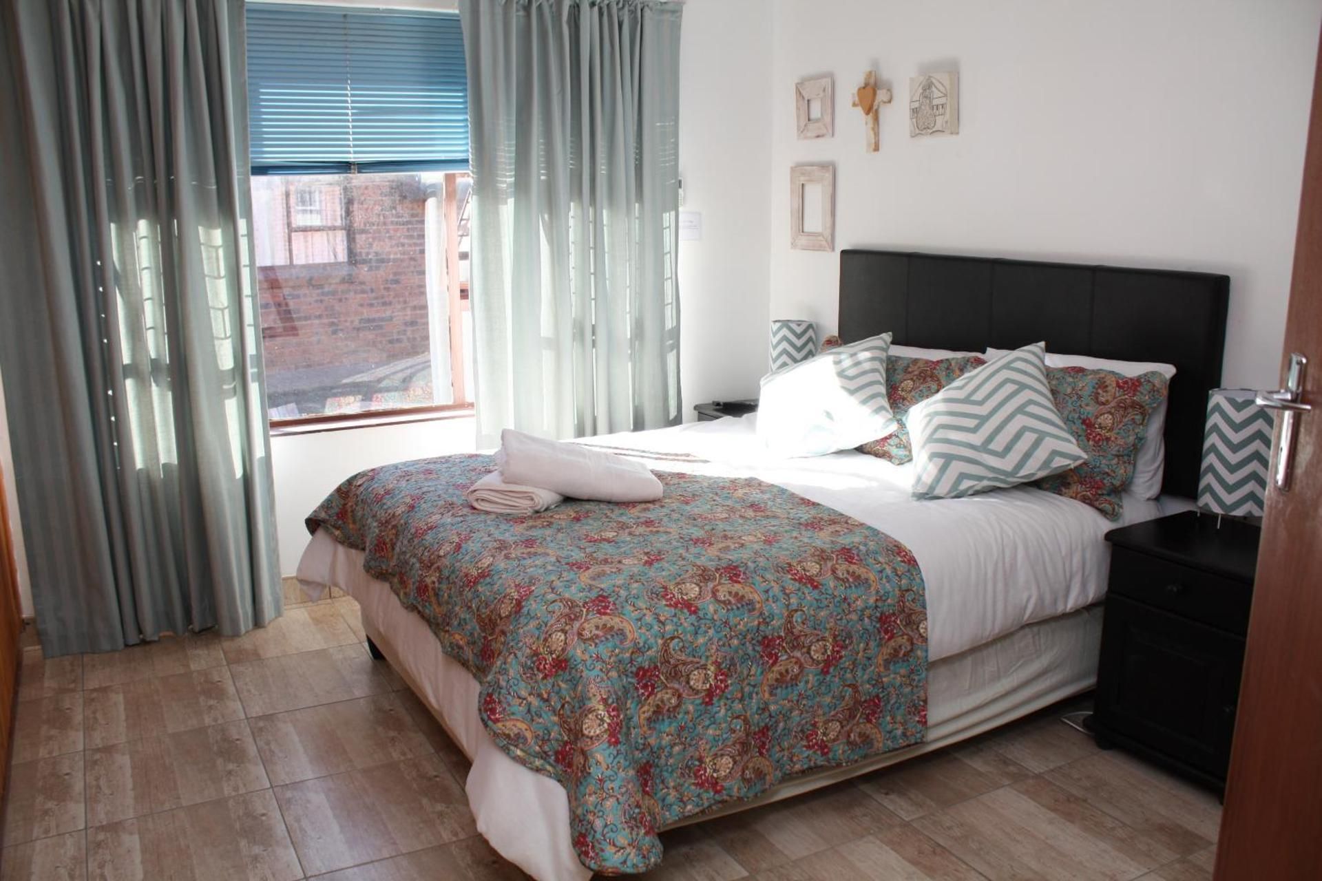 Luxury Queen Room