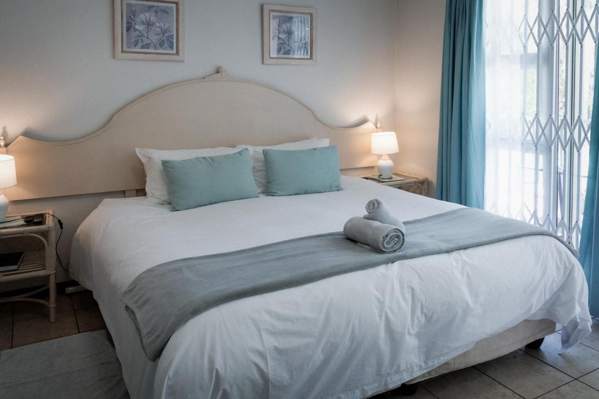 Double or Twin Room with Pool View