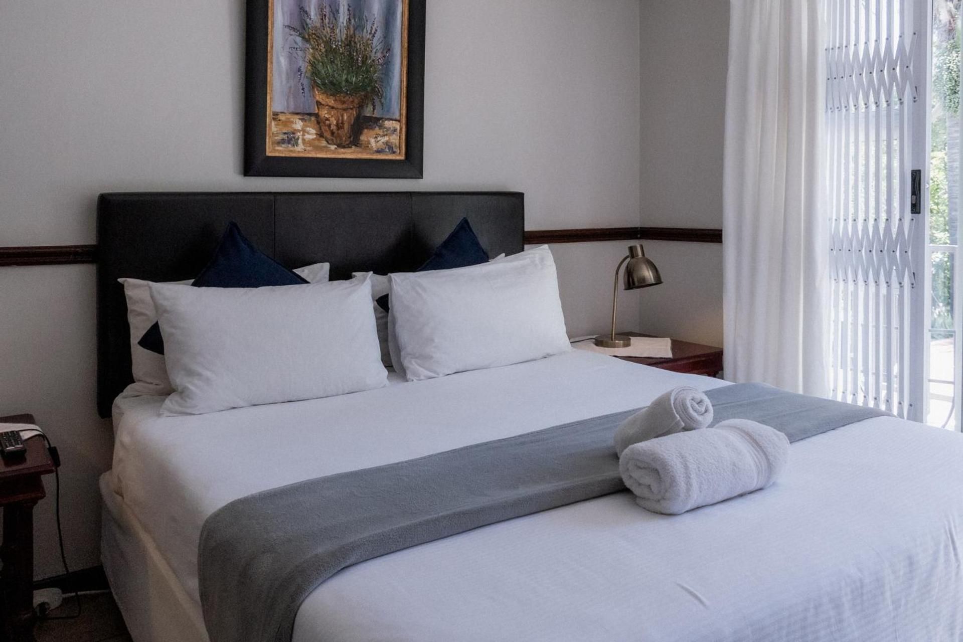 Queen Room with Pool View