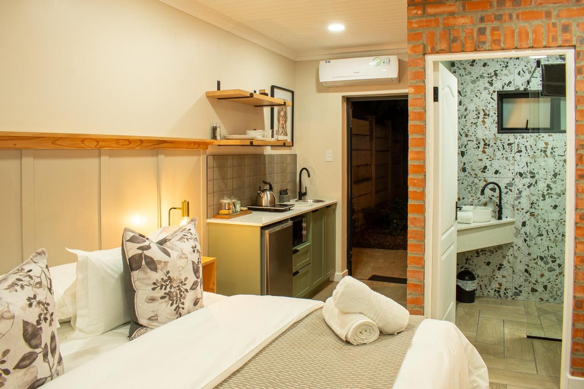 Deluxe Double or Twin Room