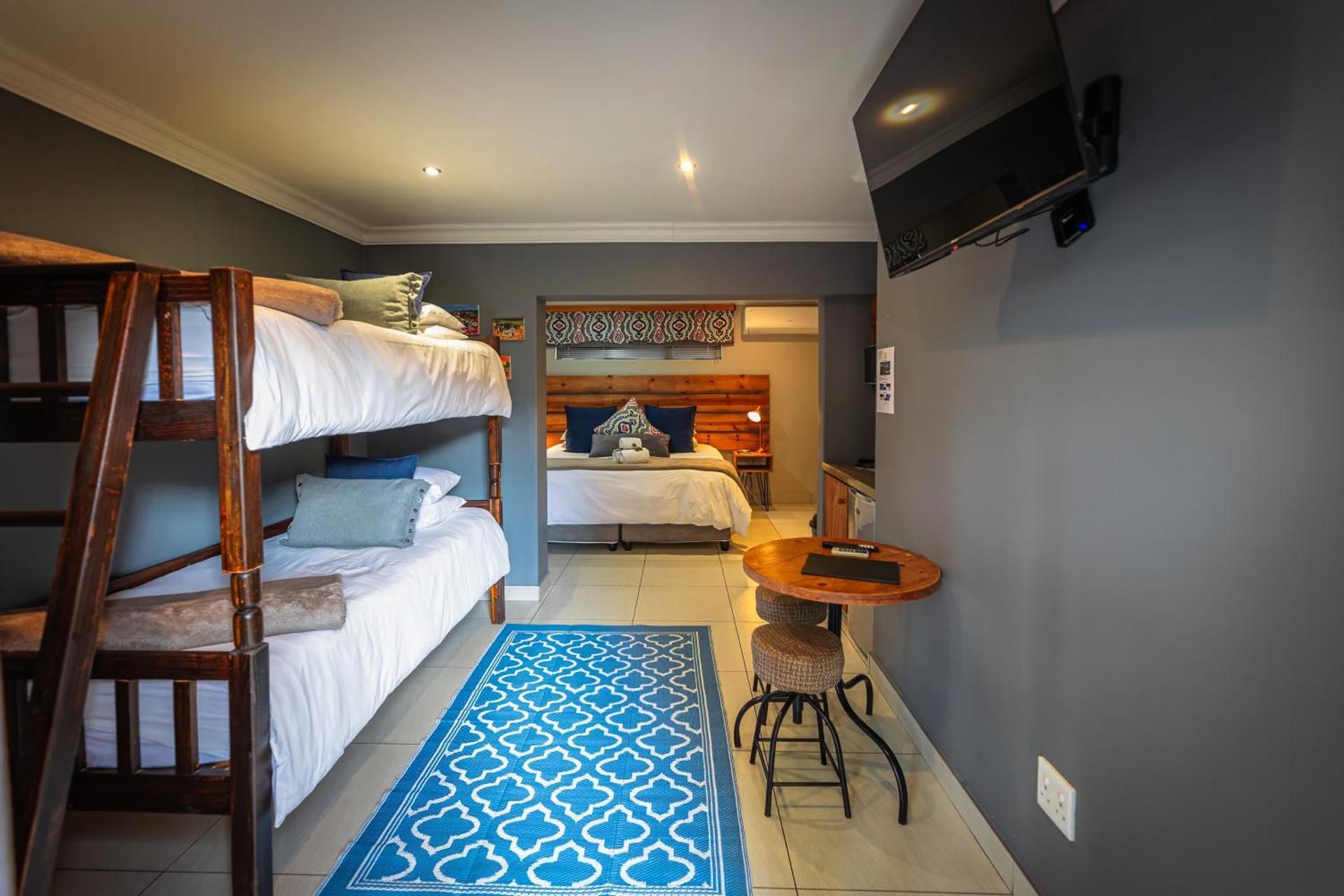 Deluxe Family Room