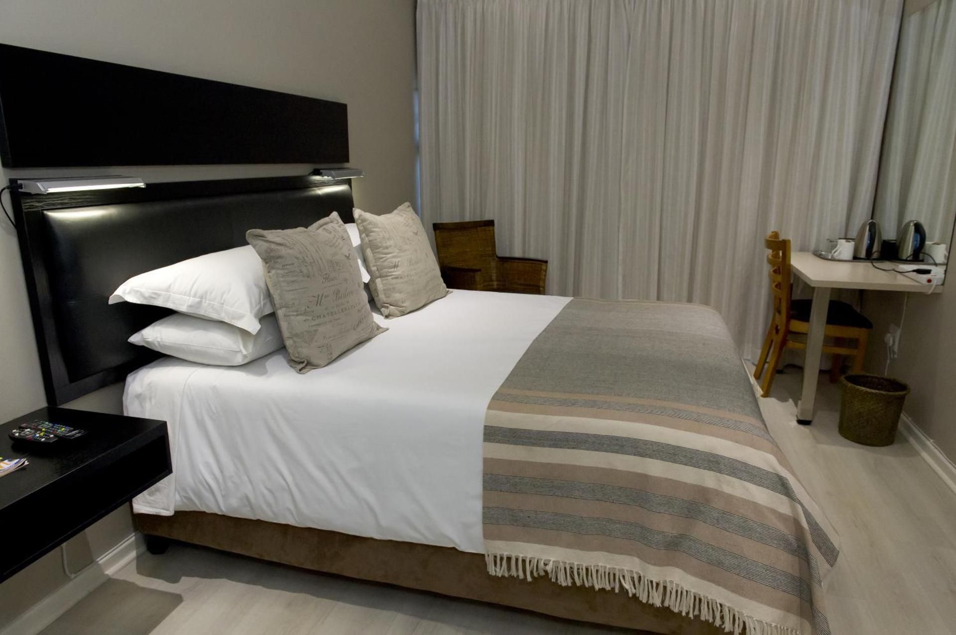 Luxury Queen Room - 2