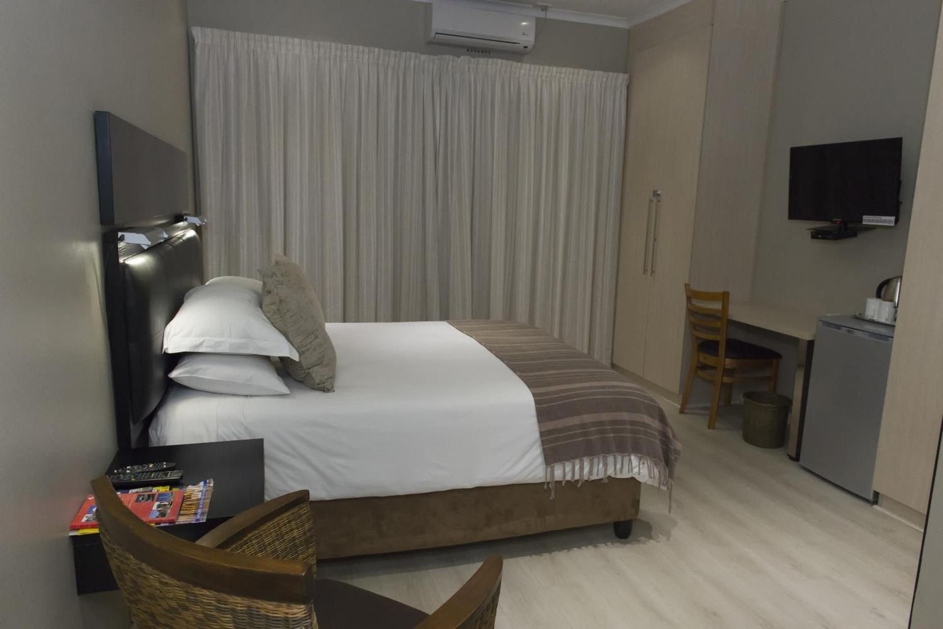 Luxury Queen Room - 5