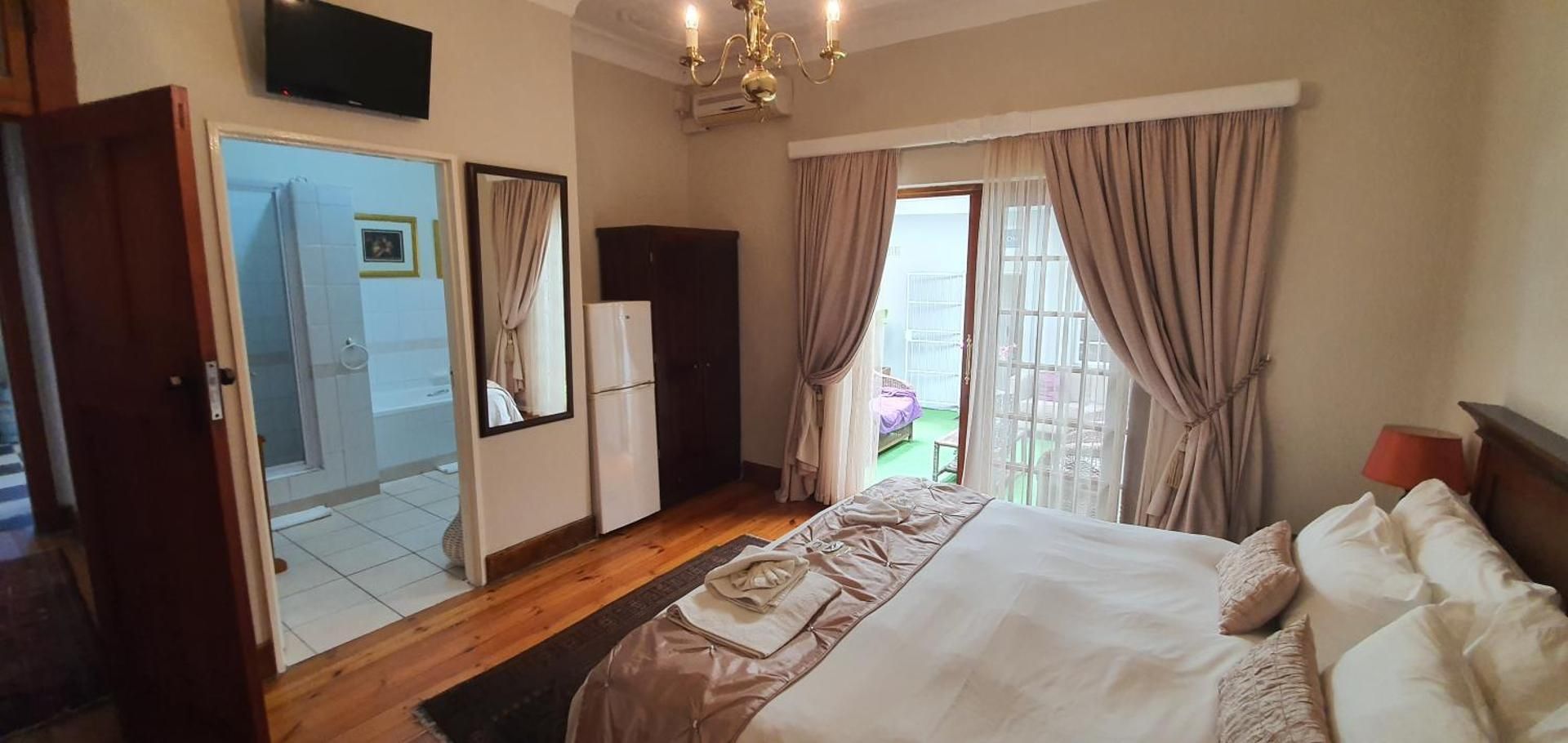 Double or Twin Room with Bathroom