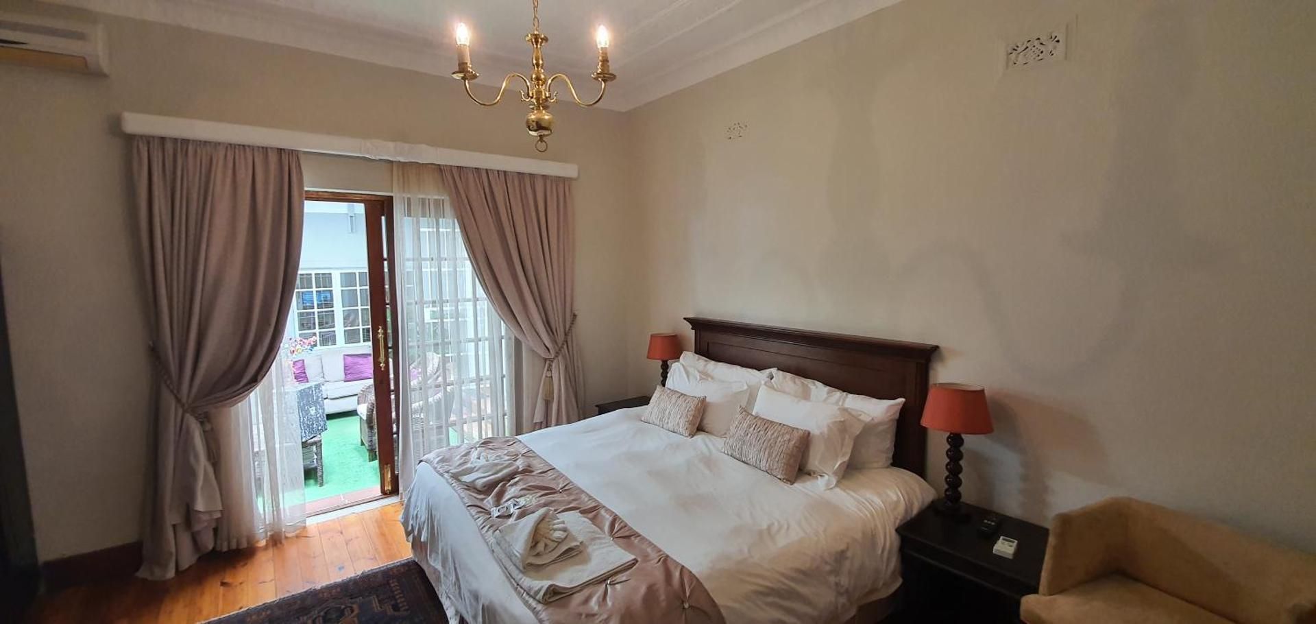 Double or Twin Room with Bathroom
