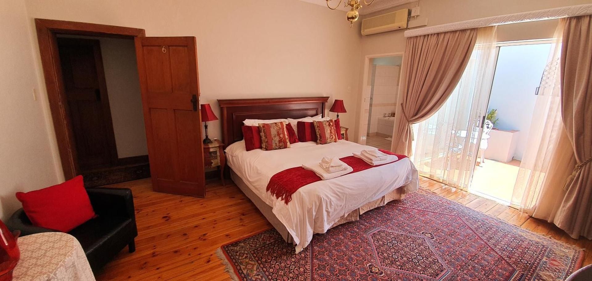 Double or Twin Room with Private Bathroom