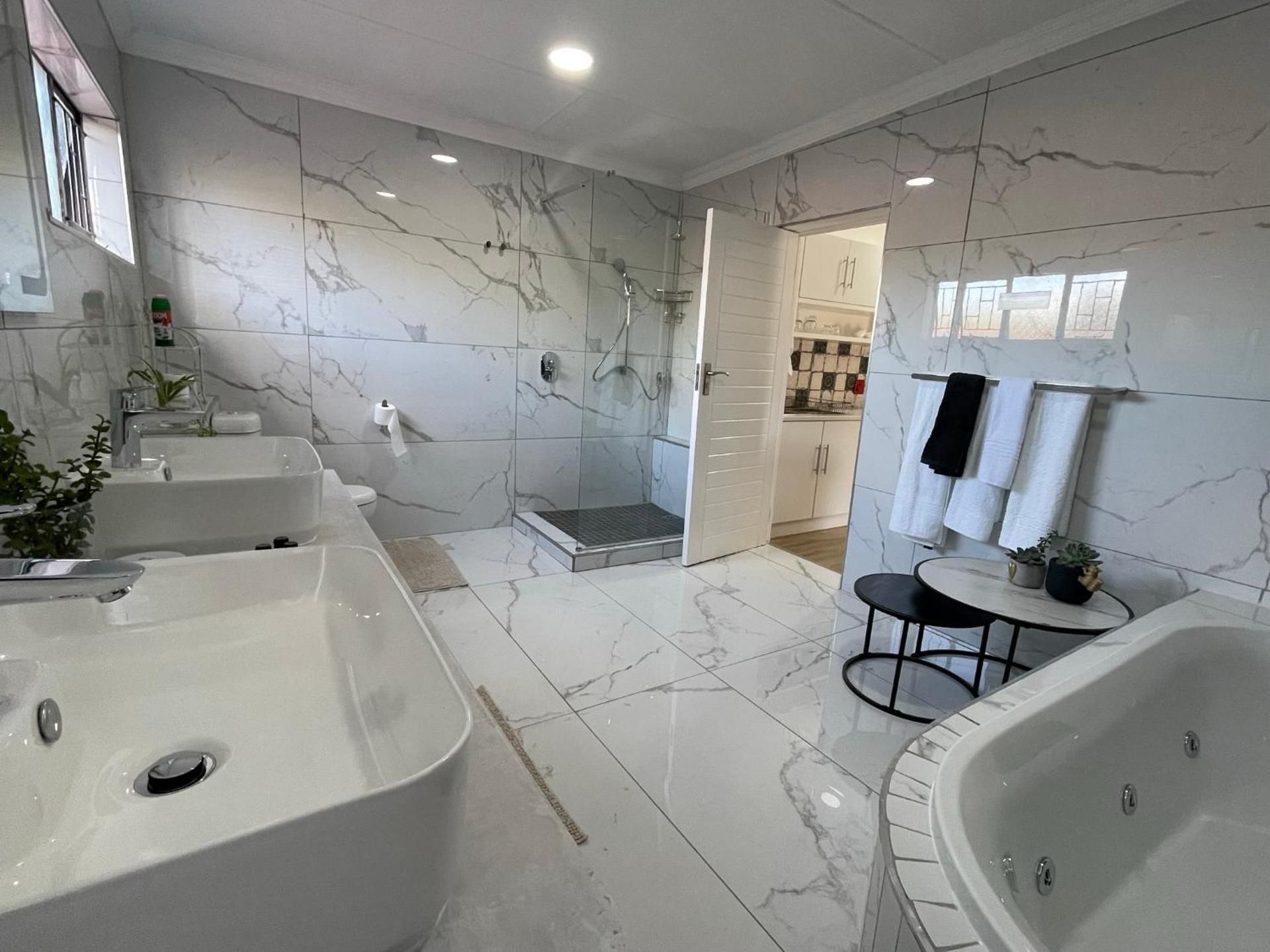Honeymoon Queen Room