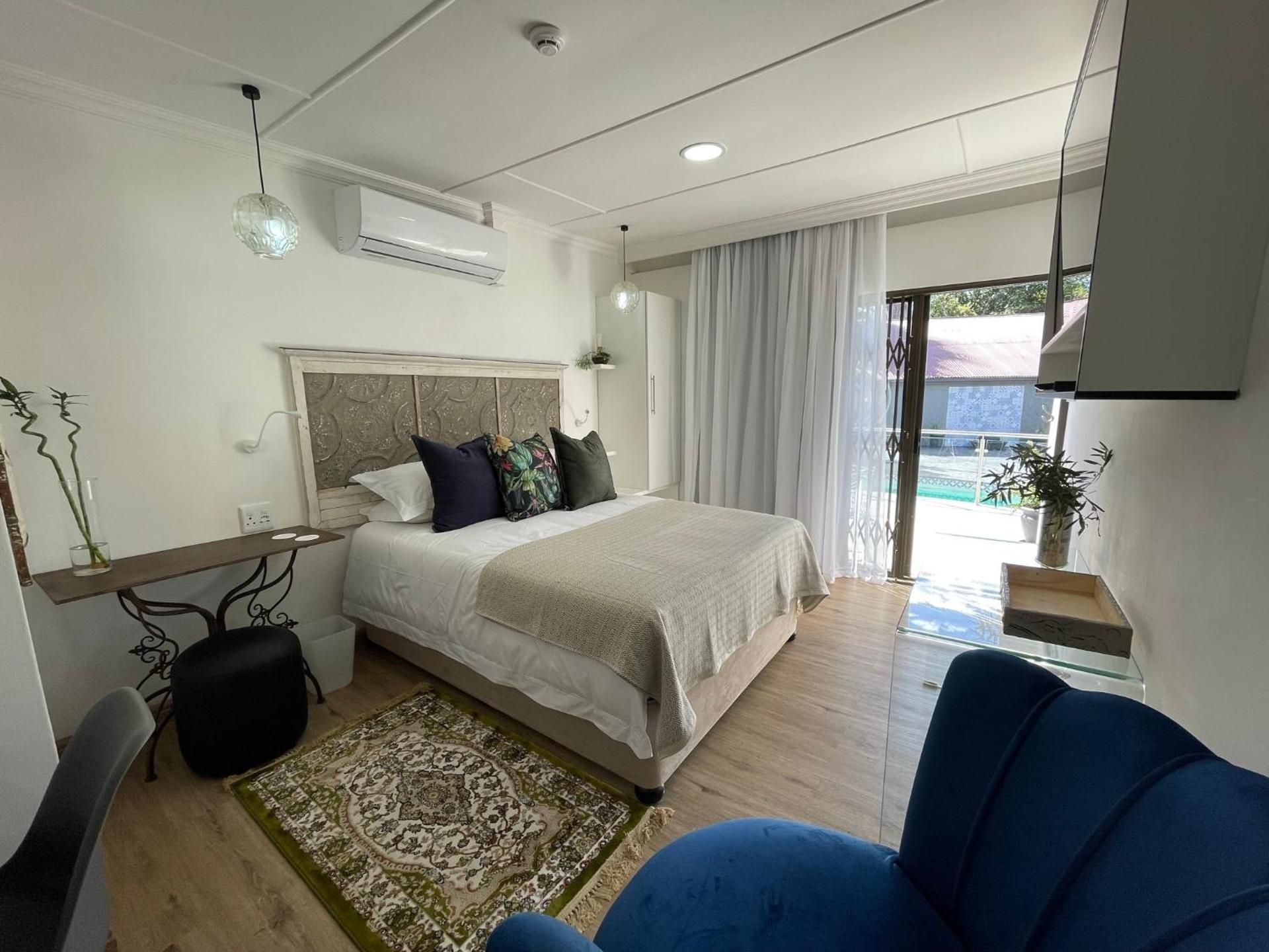 Deluxe Queen Room