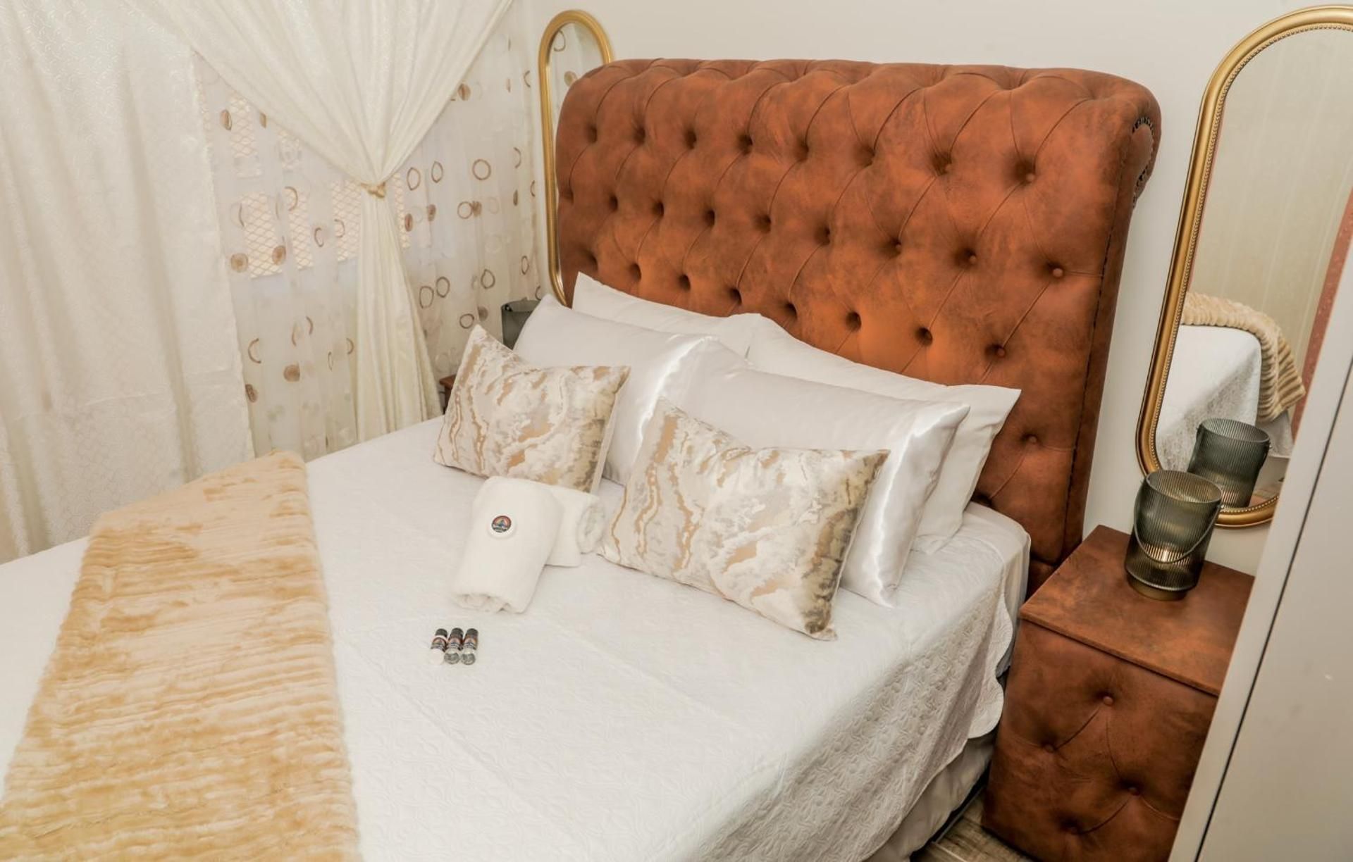 Queen Room with Shared Bathroom