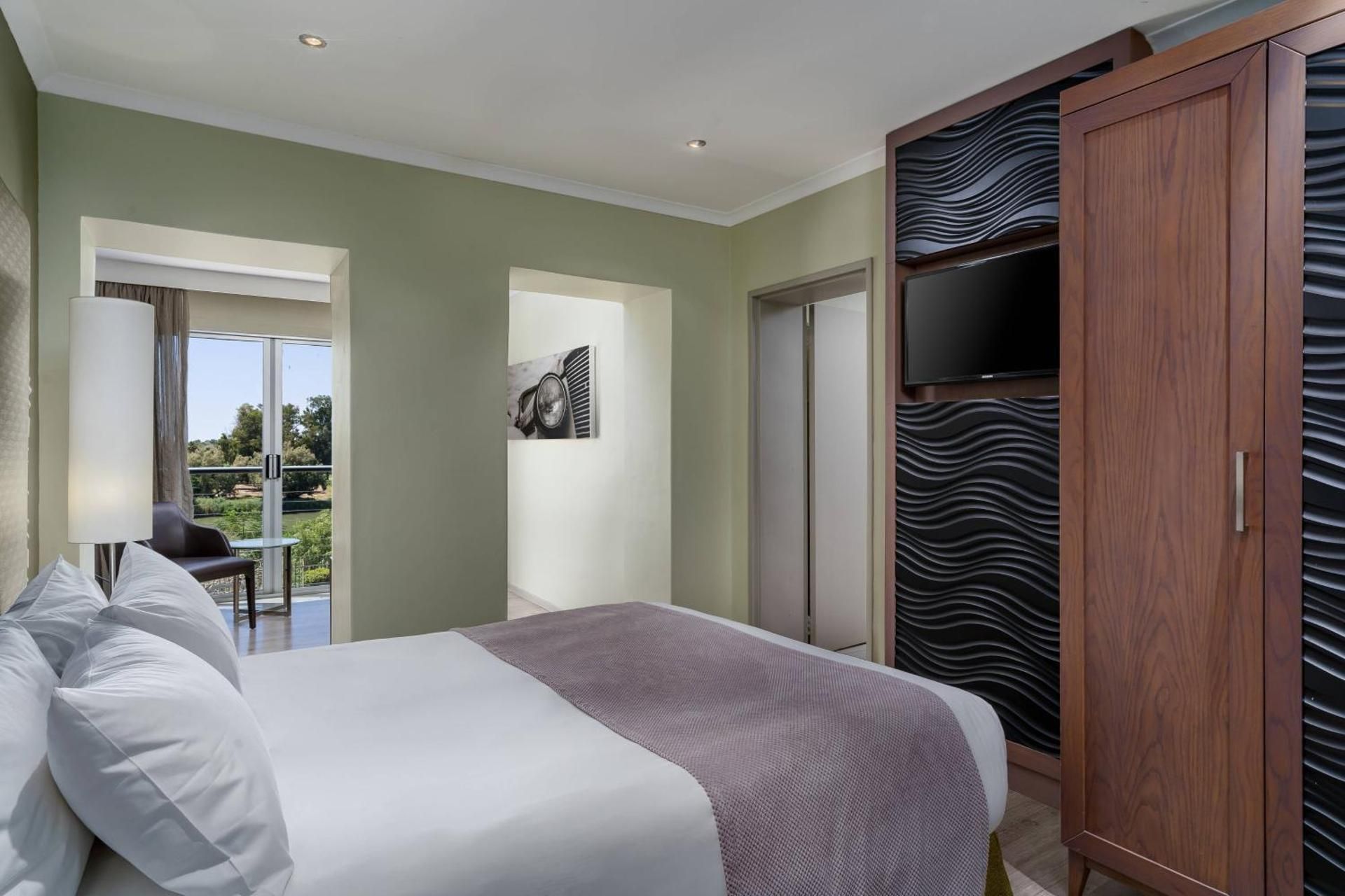 River View Queen, Guest room, 1 Queen, River view