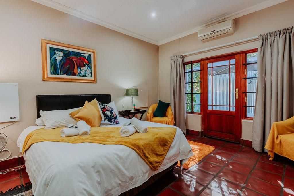 Comfort Queen Room