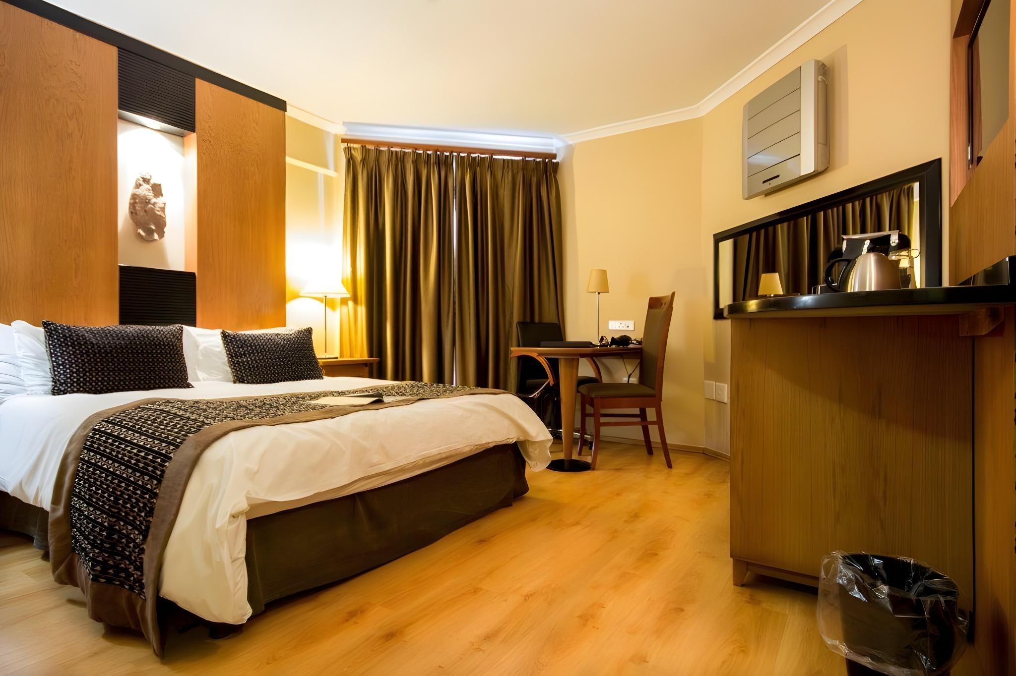 Standard Queen Rooms