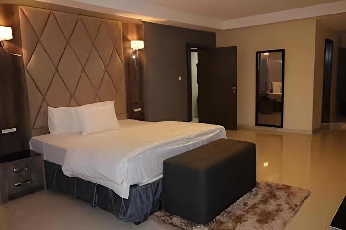 BON Hotel Smith City Awka Deluxe Room 2