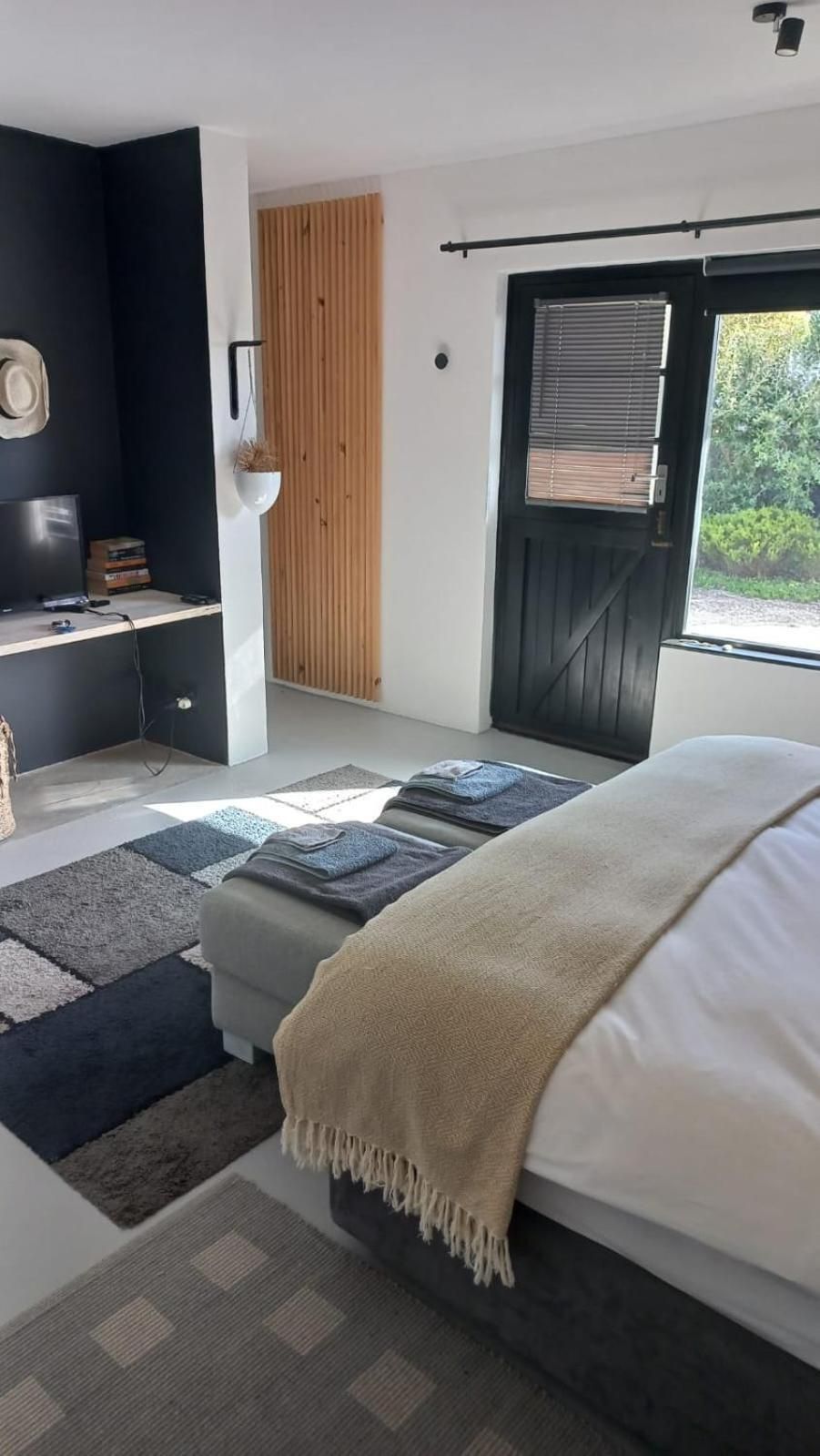Suite with Mountain View