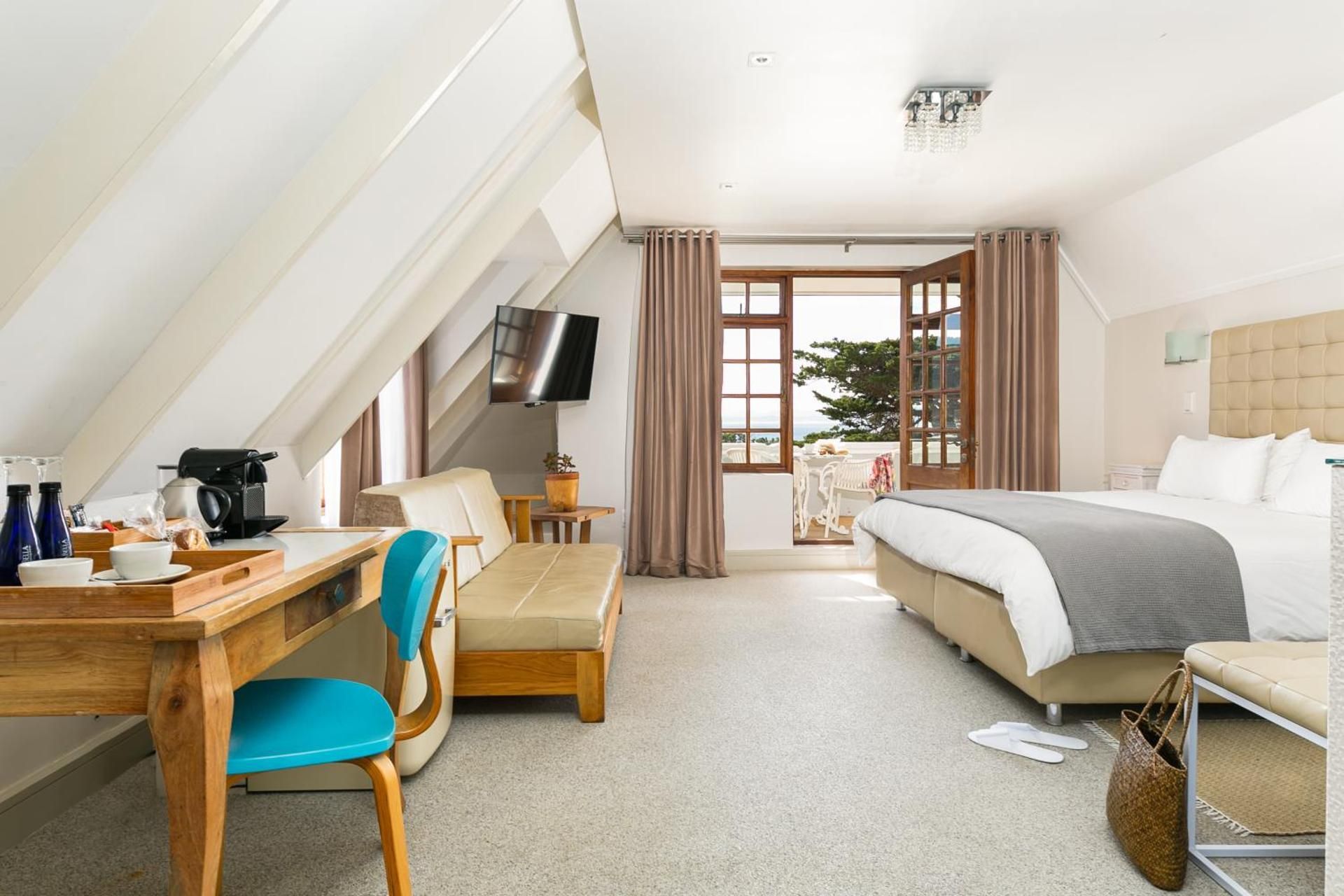 Queen Room with Sea View