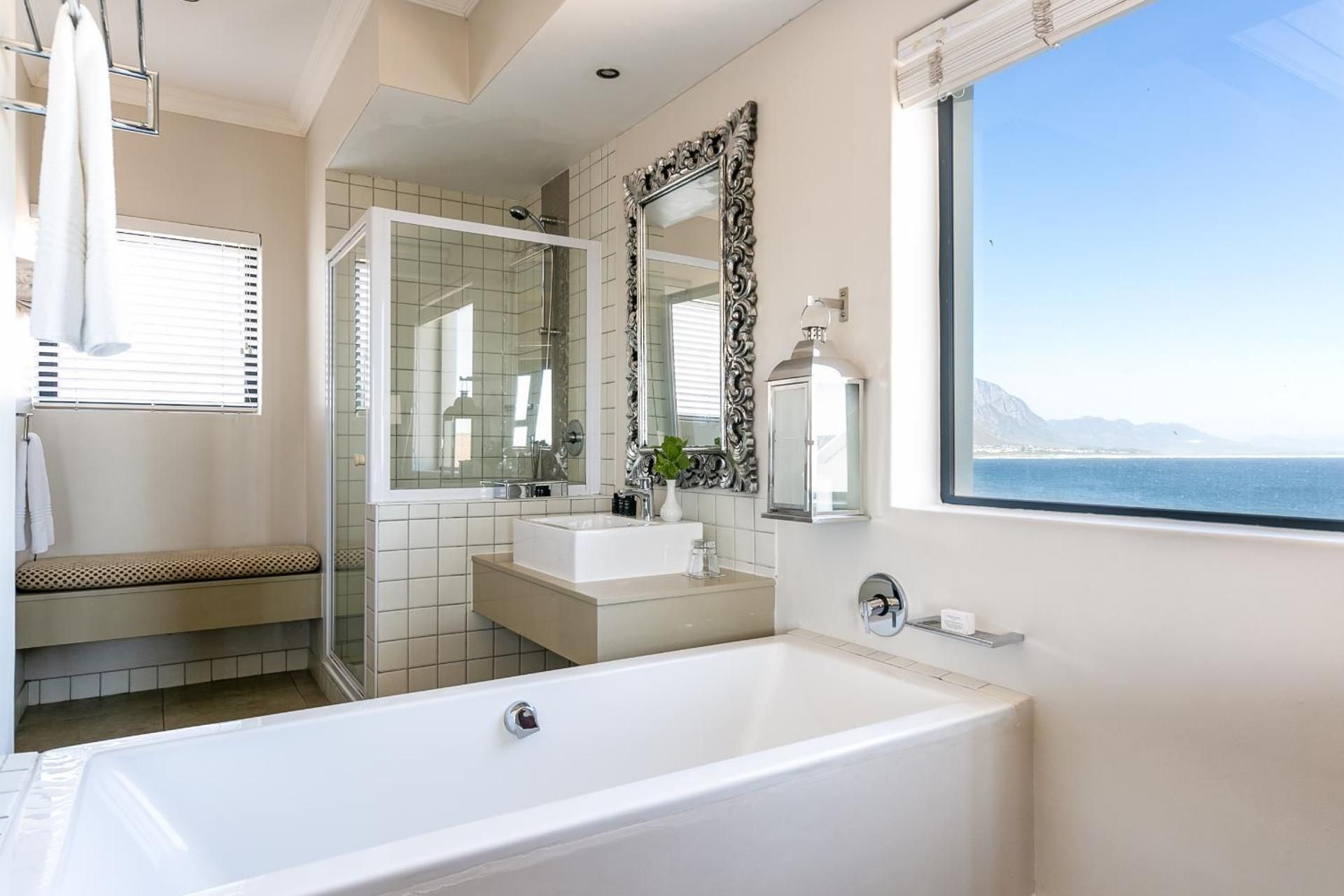 Family Room with Sea View