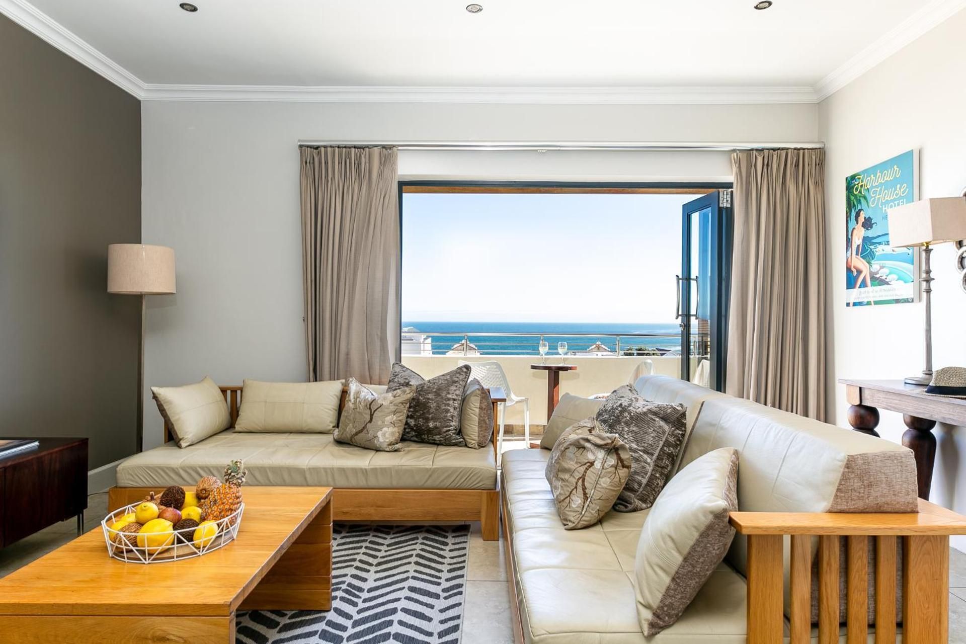 Two-Bedroom Apartment with Balcony and Sea View