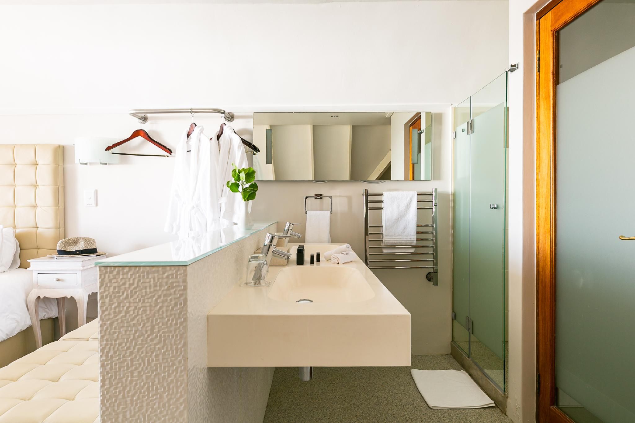 Harbour House Hotel Romantic Suite with Balcony 3