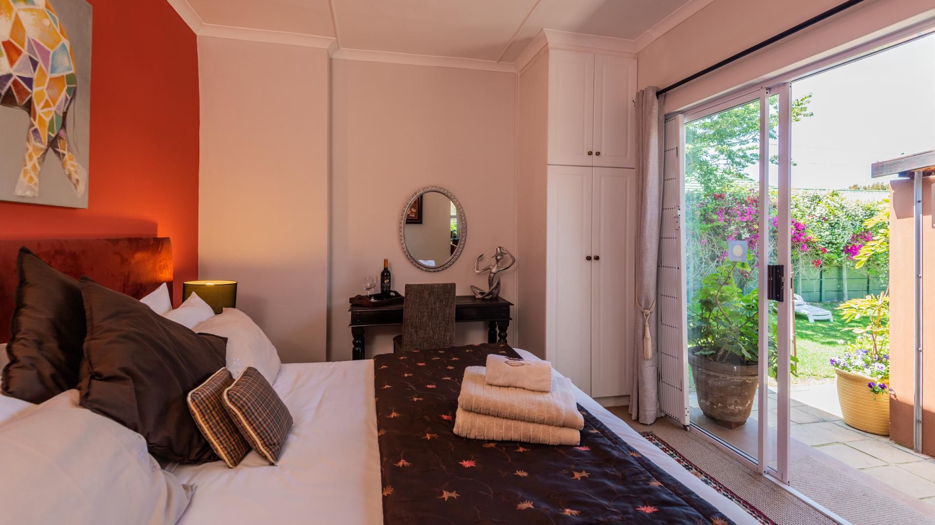 Courtyard King Bed