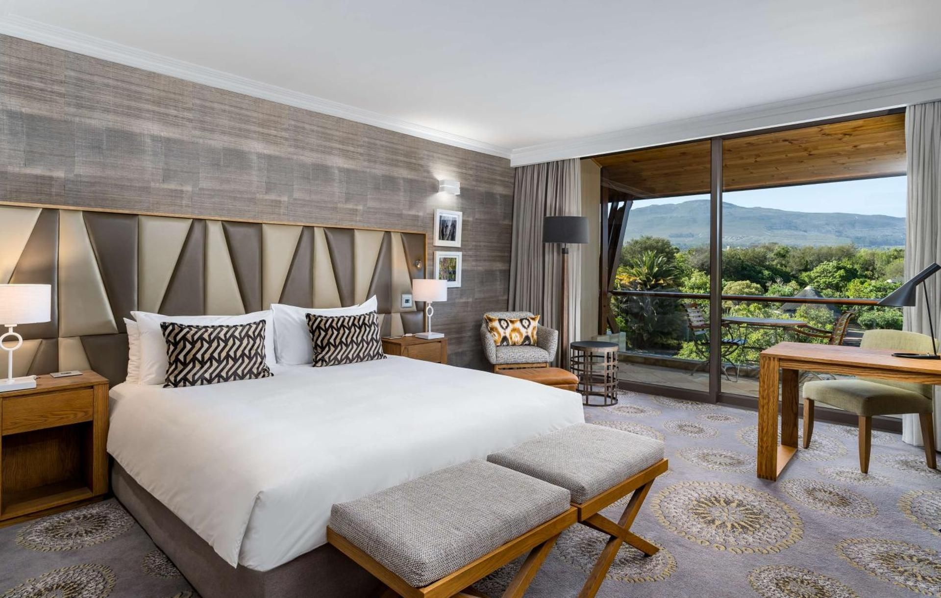 Deluxe King Room with Garden View