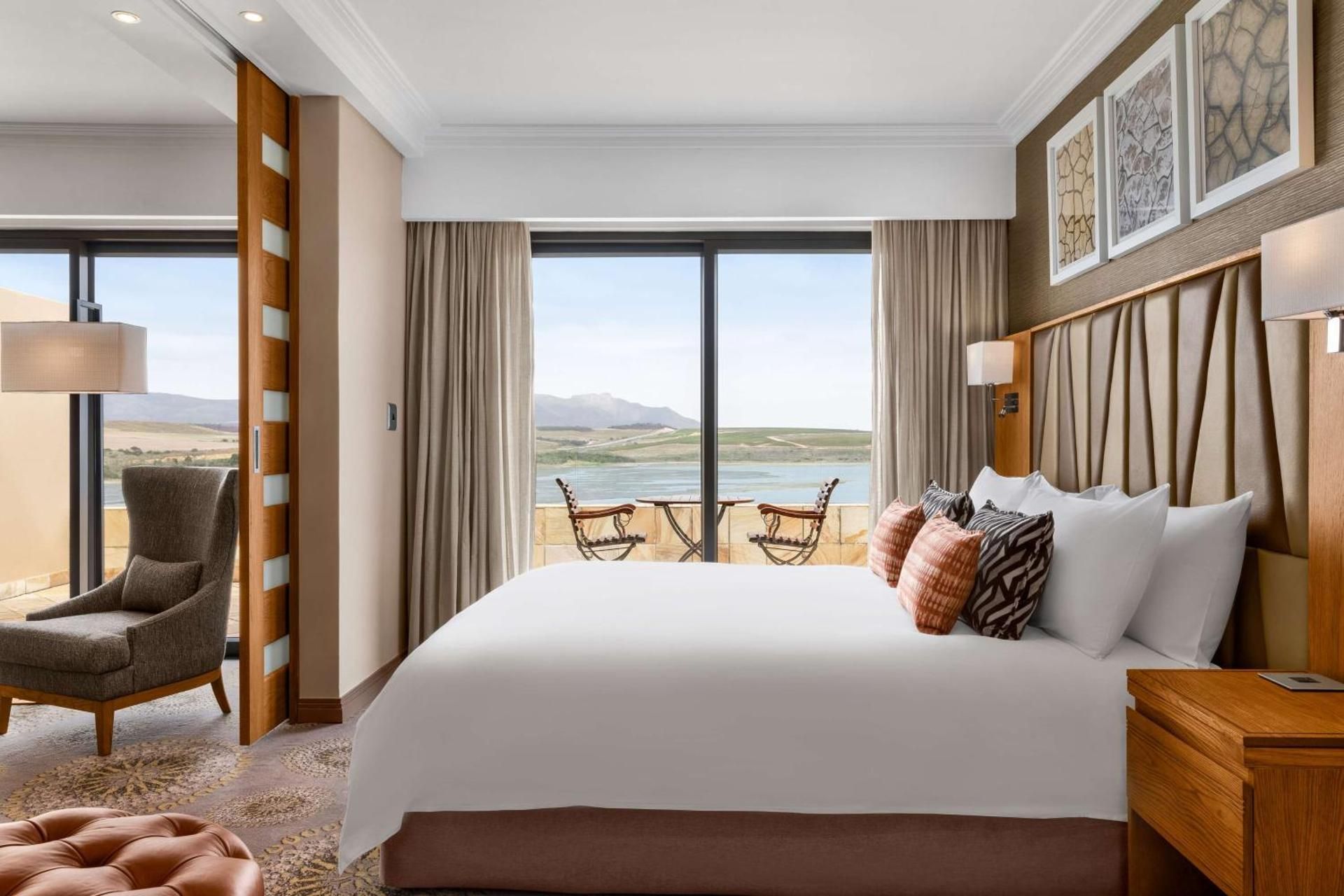 Premium Deluxe King Suite with Lagoon View
