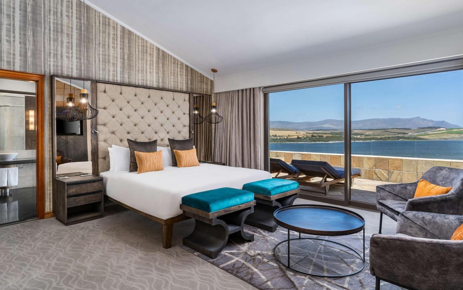 Presidential Suite with Lagoon View