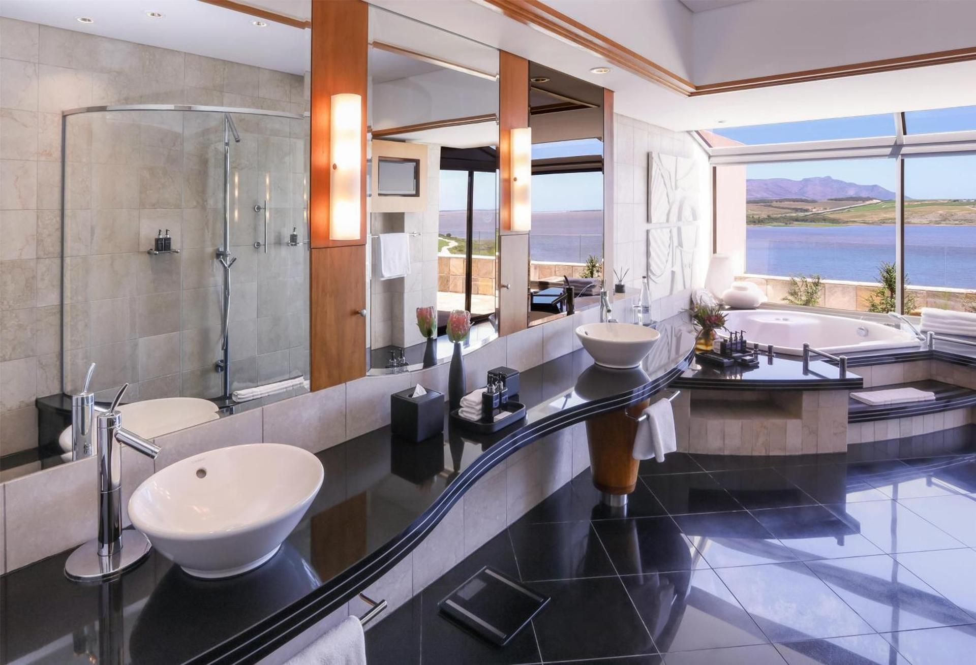 Presidential Suite with Lagoon View