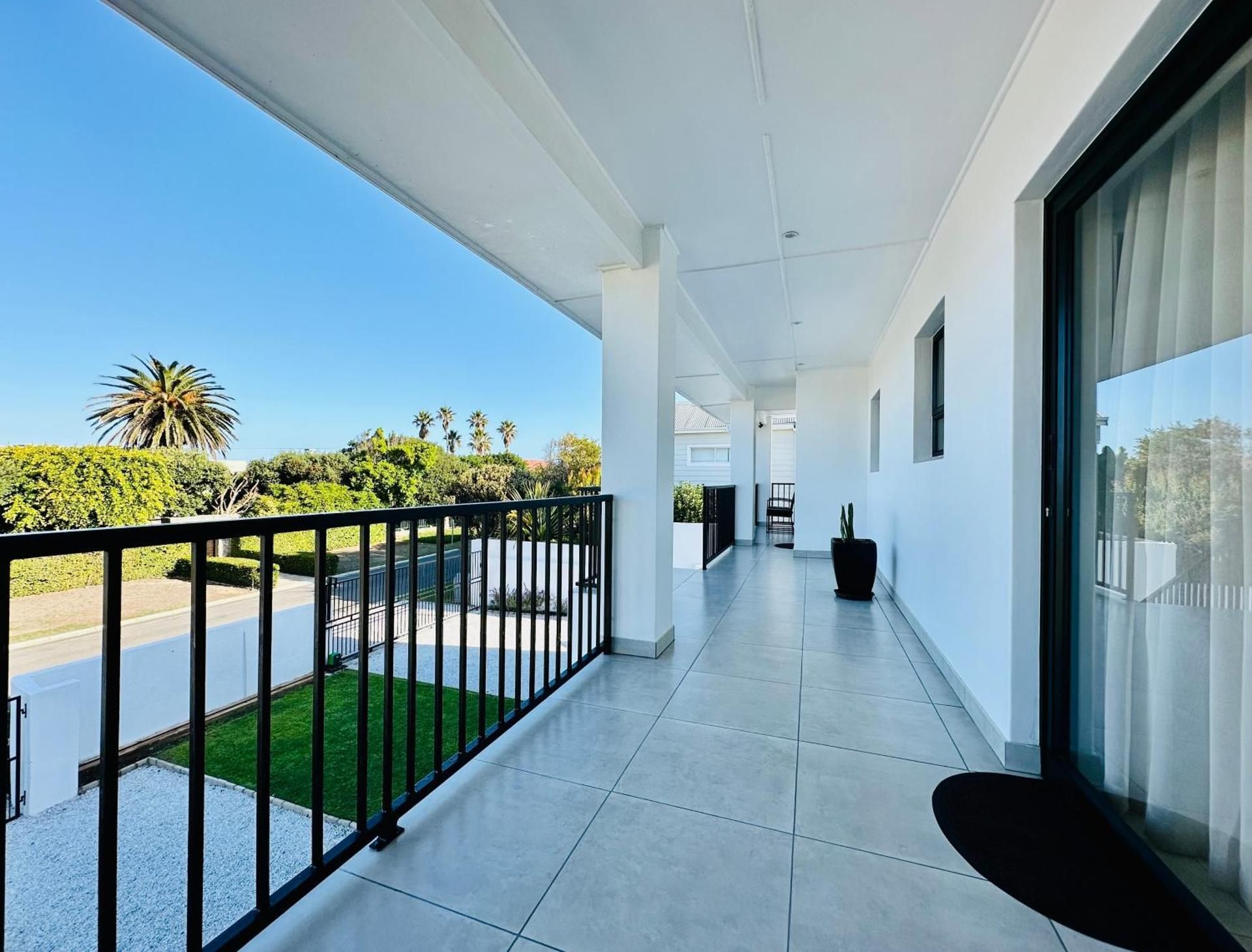 Deluxe Double Room with Balcony and Sea View