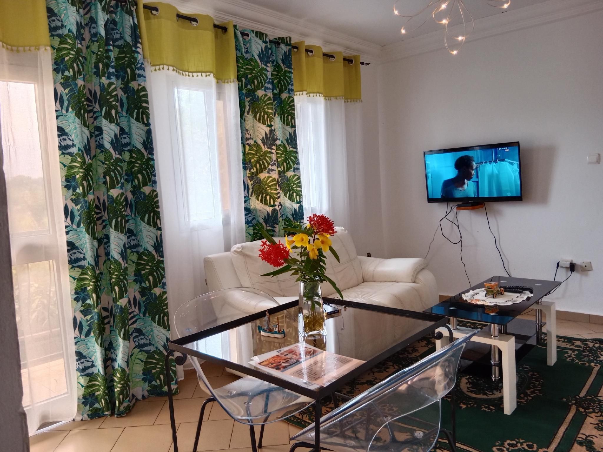 Apartment-Ensuite with Shower-Beach view