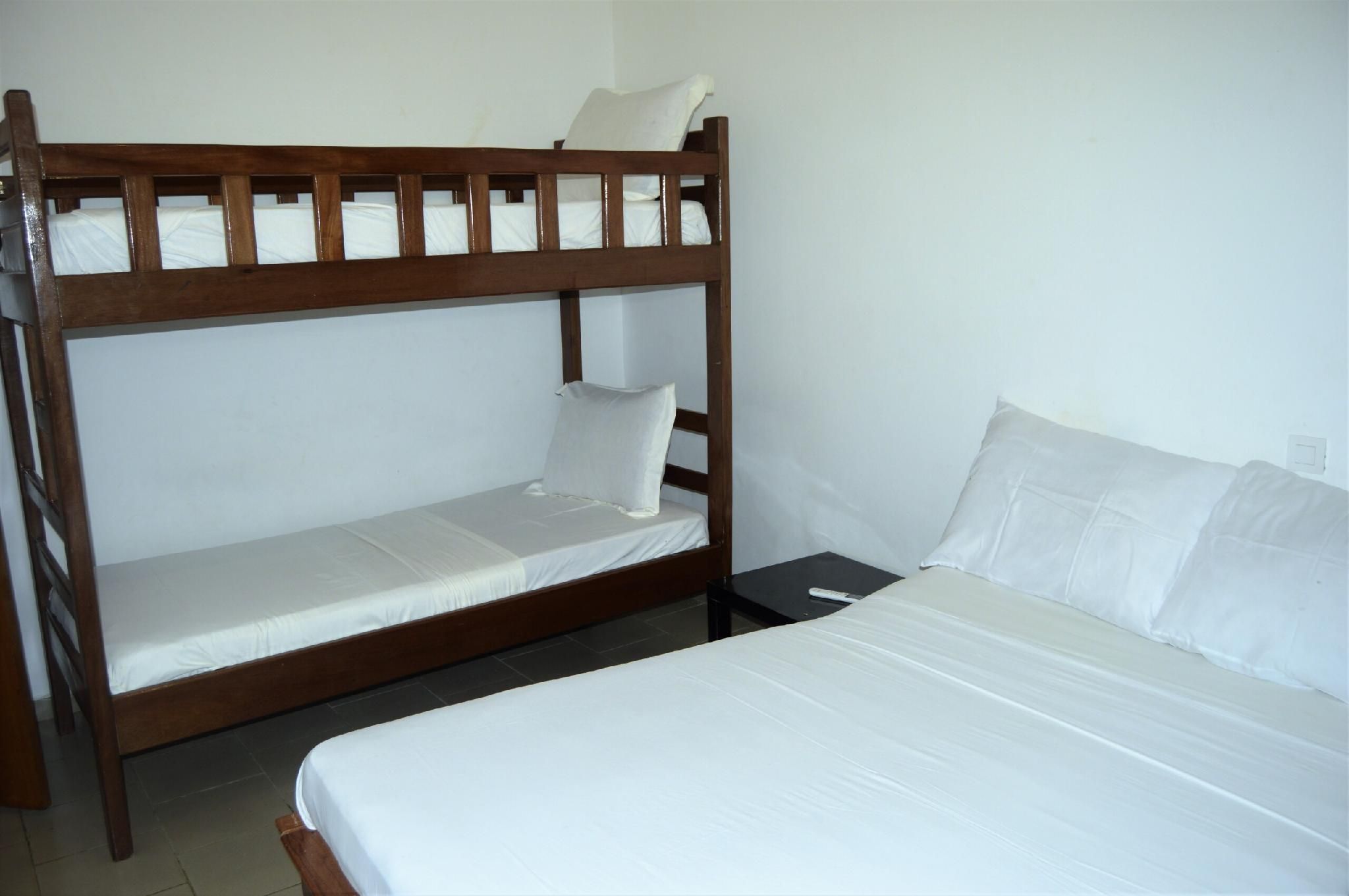 Tahiti-Apartment-Family-Ensuite with Shower-Garden View