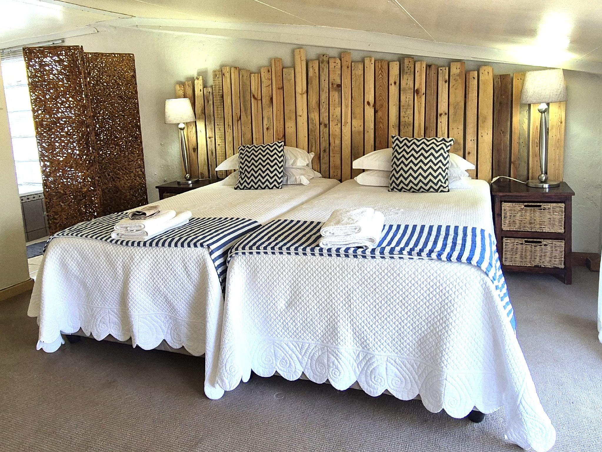 KatiKati Eco Lodge Room for 10 People 2