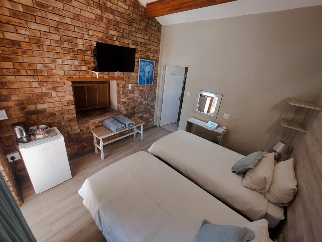 Twin Room with Pool View