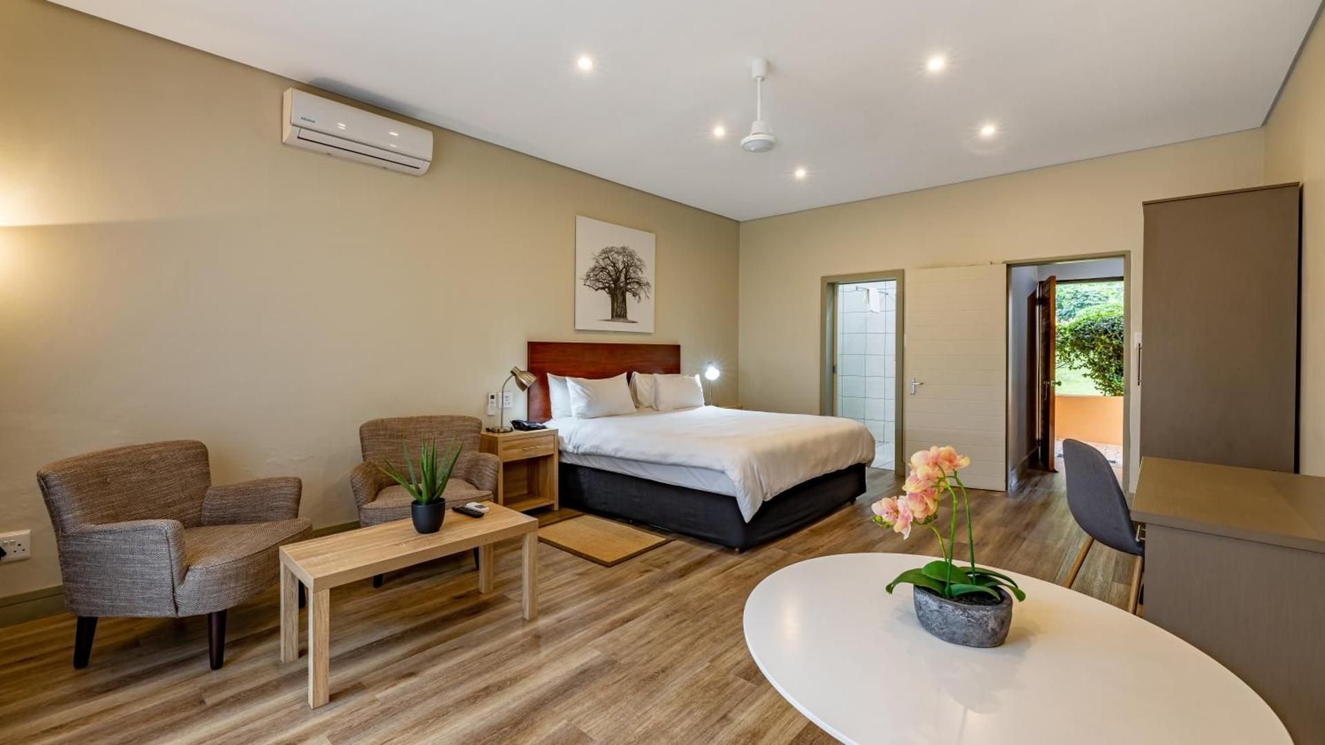 Suite with Garden View