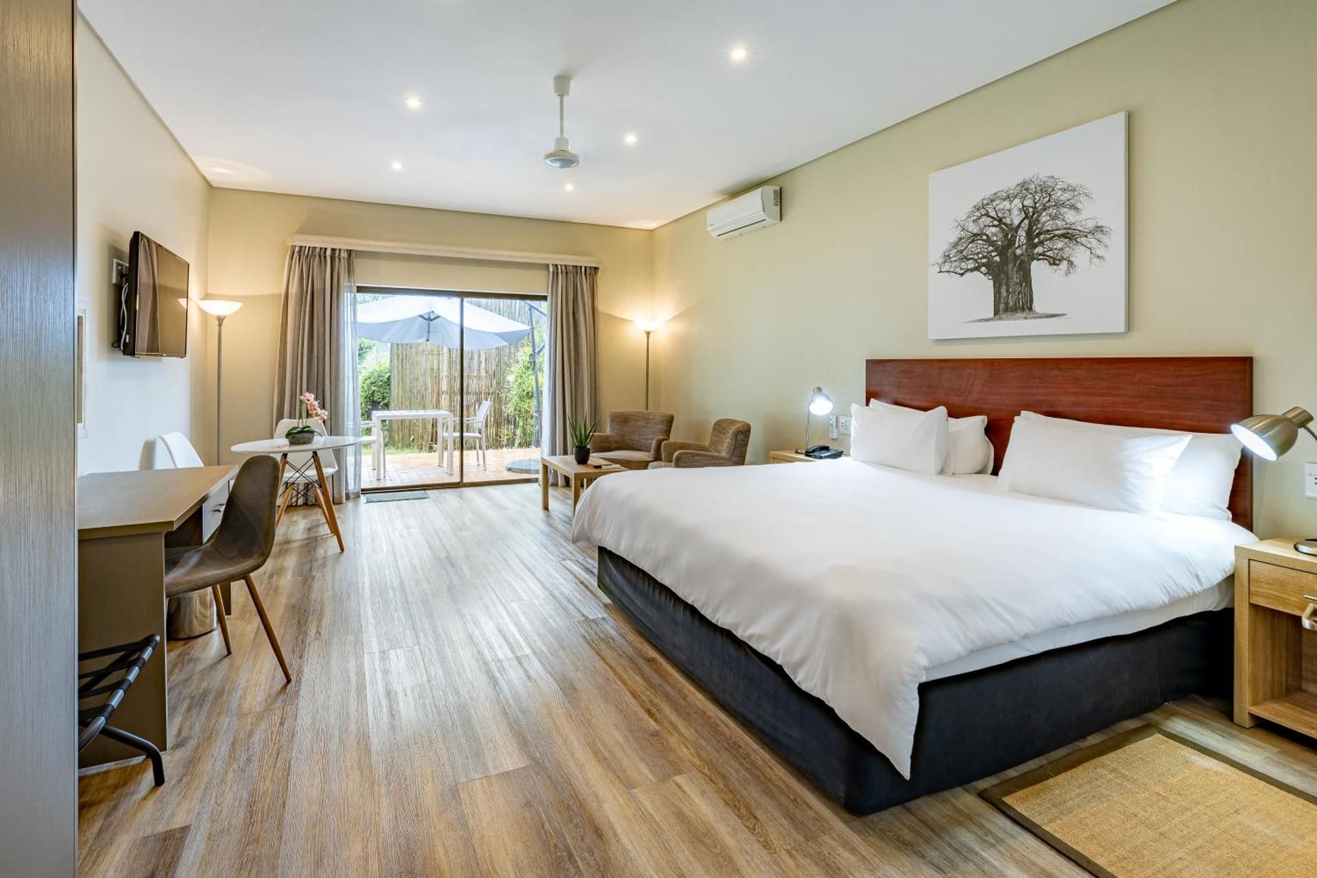 Suite with Garden View