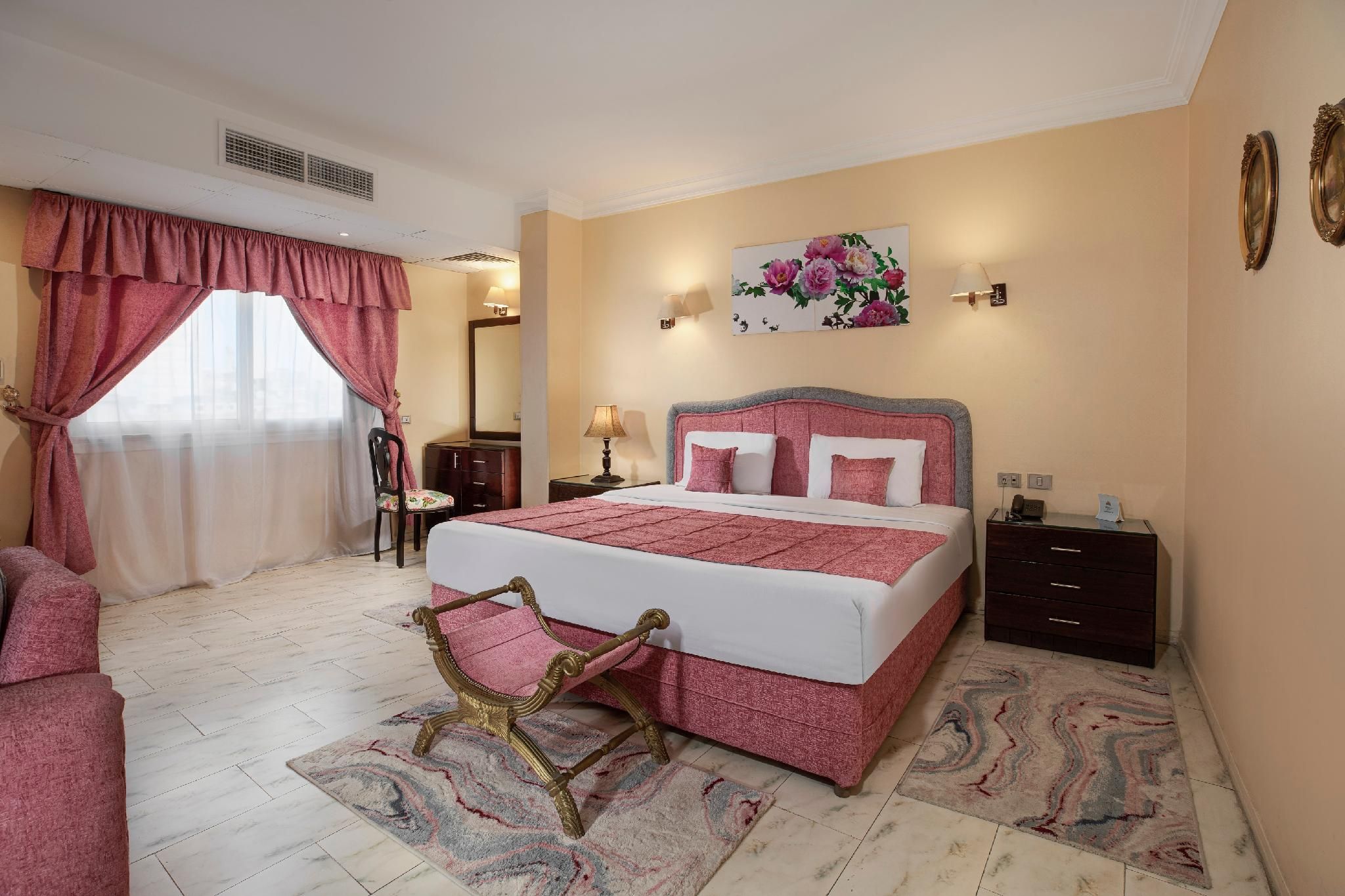 Deluxe King Room