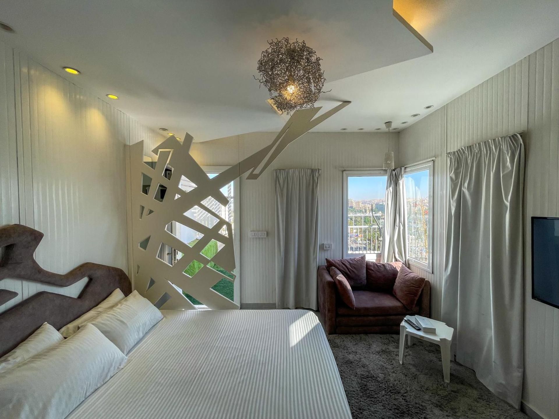 Studio with Terrace N1005