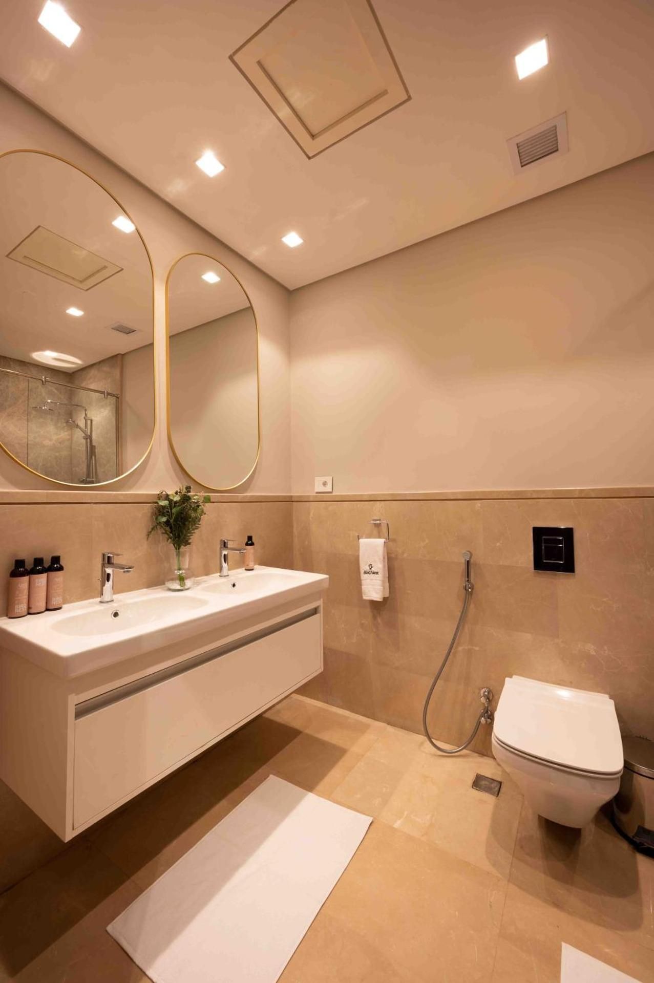 Four-Bedroom Luxury Apartment