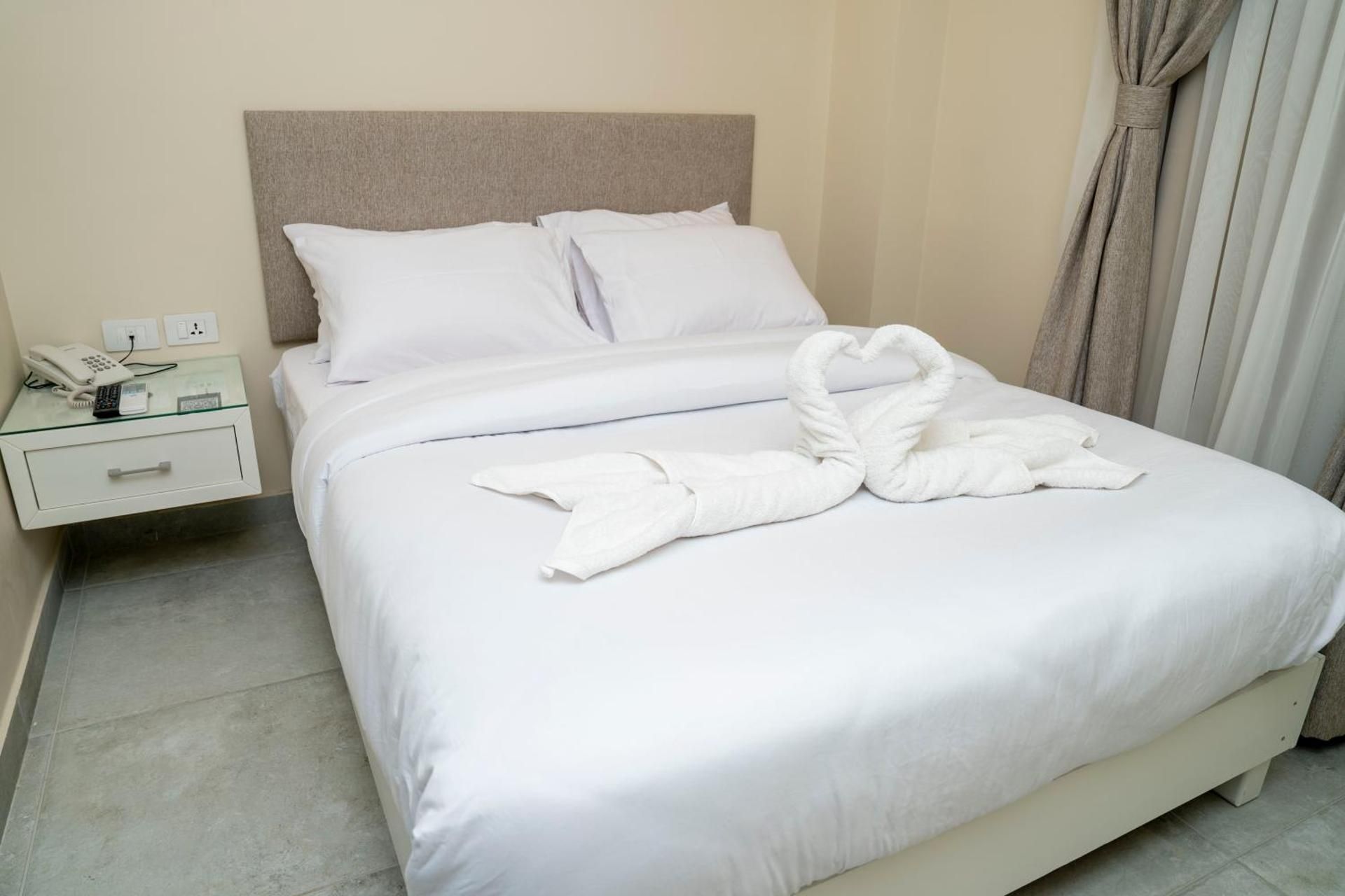 Deluxe Queen Room