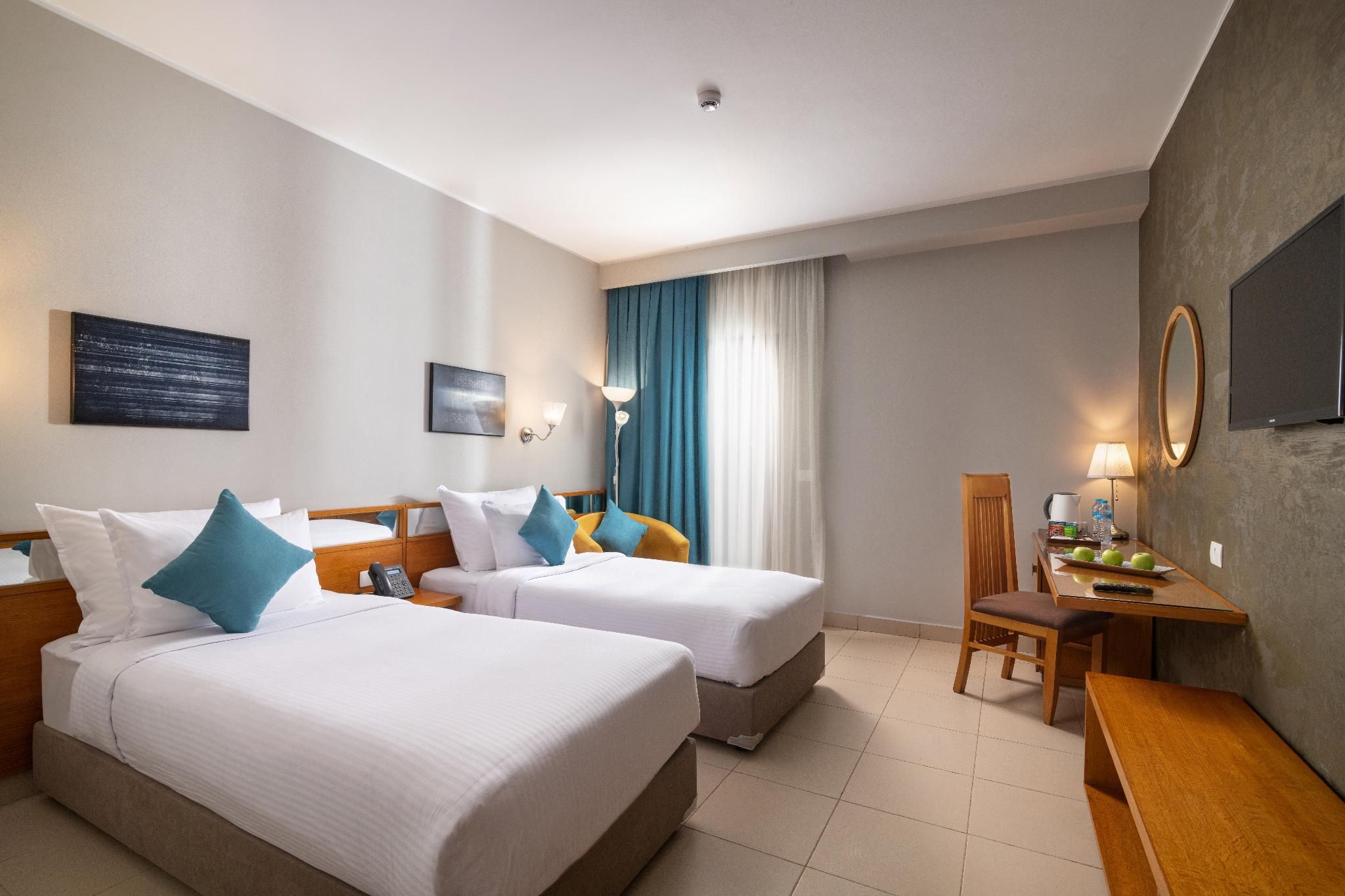 Pool Access Twin Room
