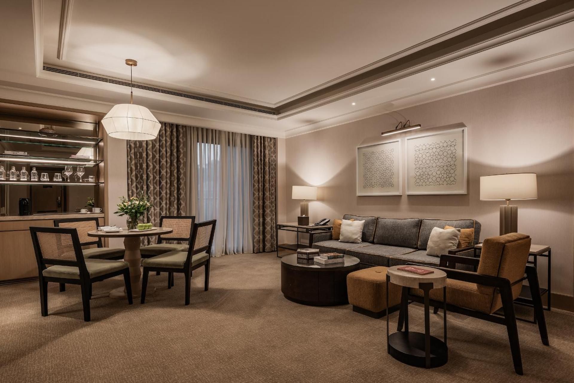 EXECUTIVE SUITE CITY VIEW King Bed