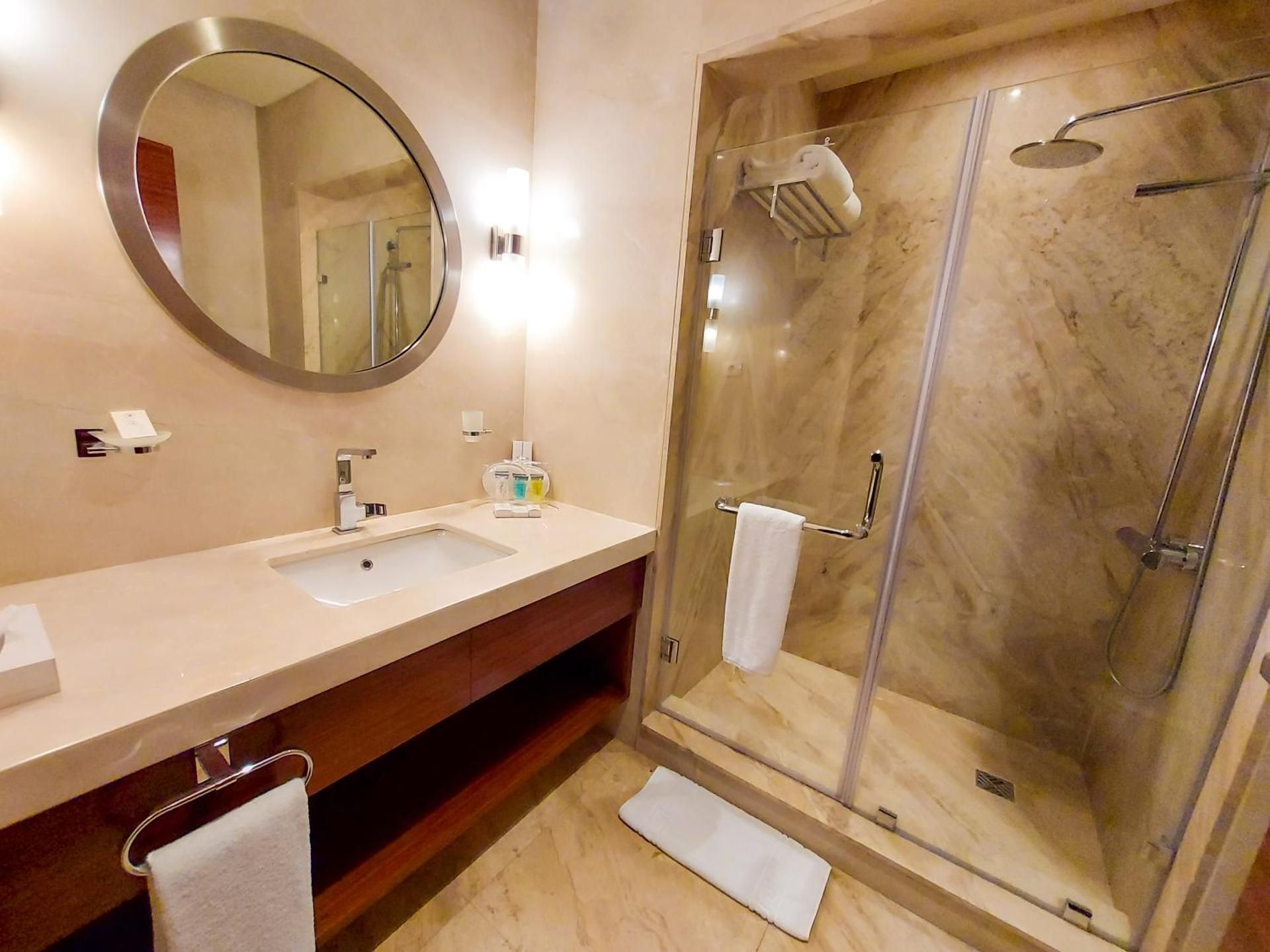 Corner Suite