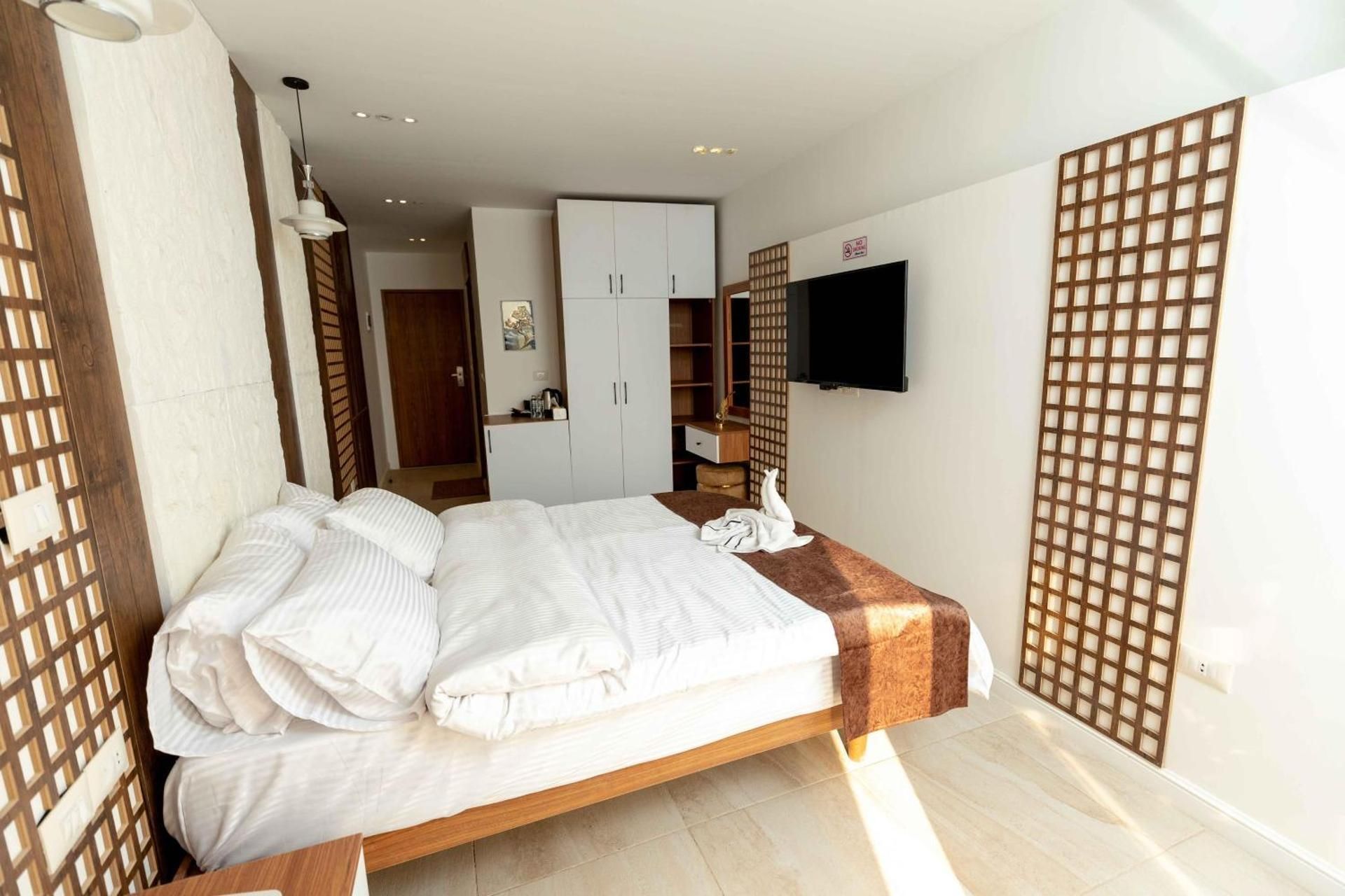 Standard Double Suite