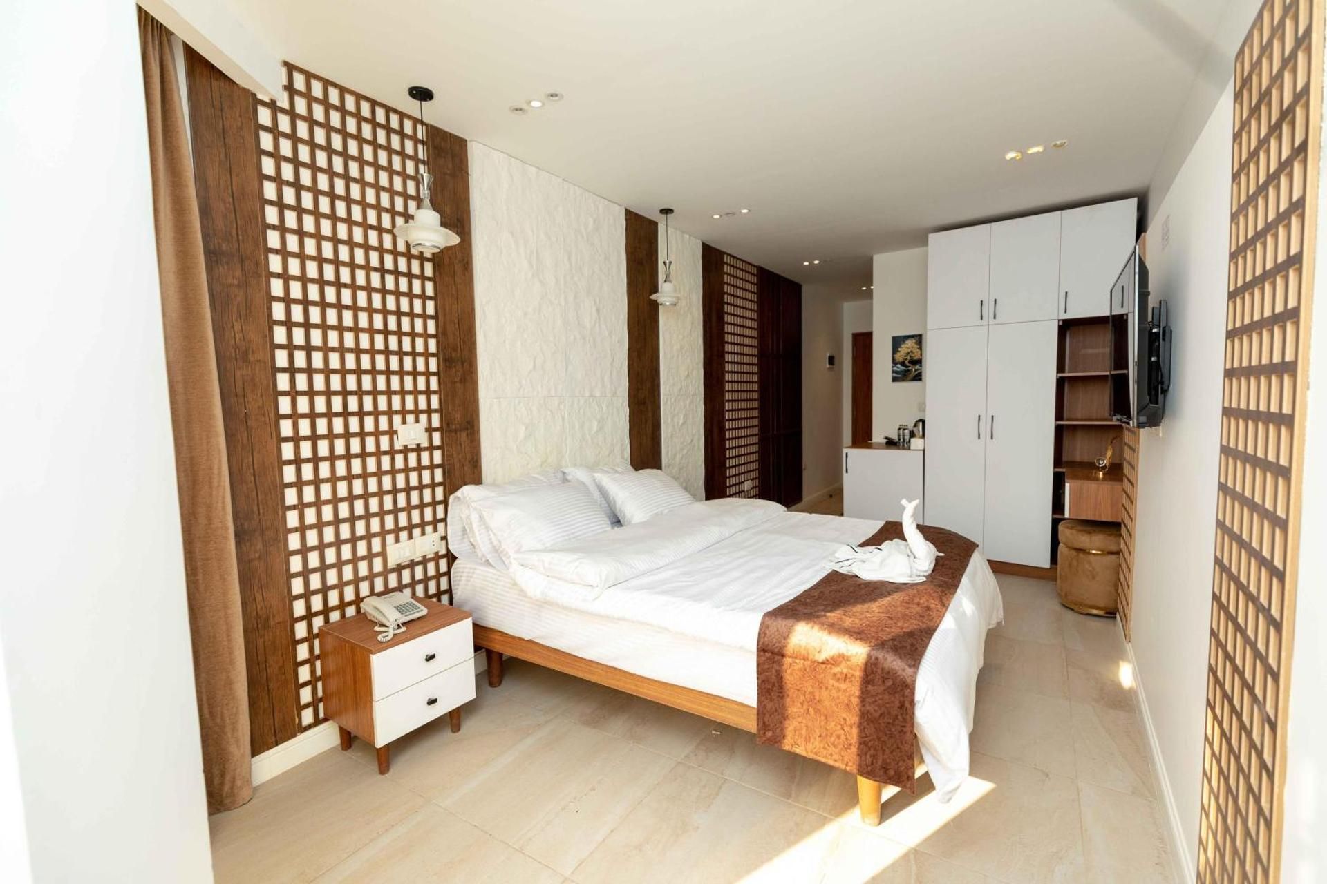 Standard Double Suite