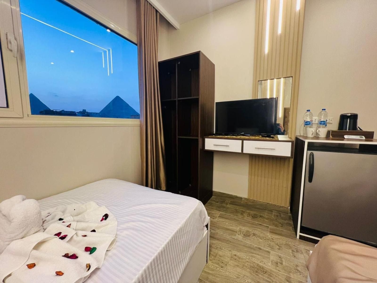 khofo pyramids view inn