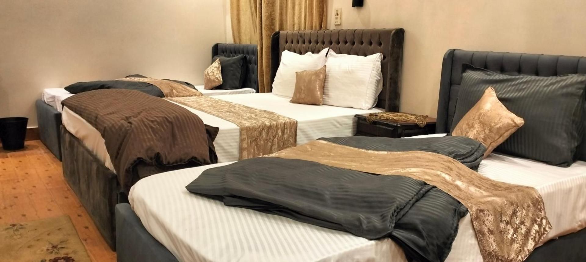 Deluxe Family Room