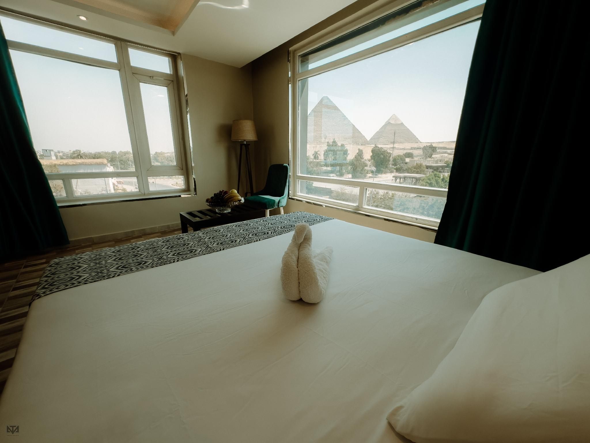 Turquoise Pyramids & Grand Egyptian museum view Hotel King Room