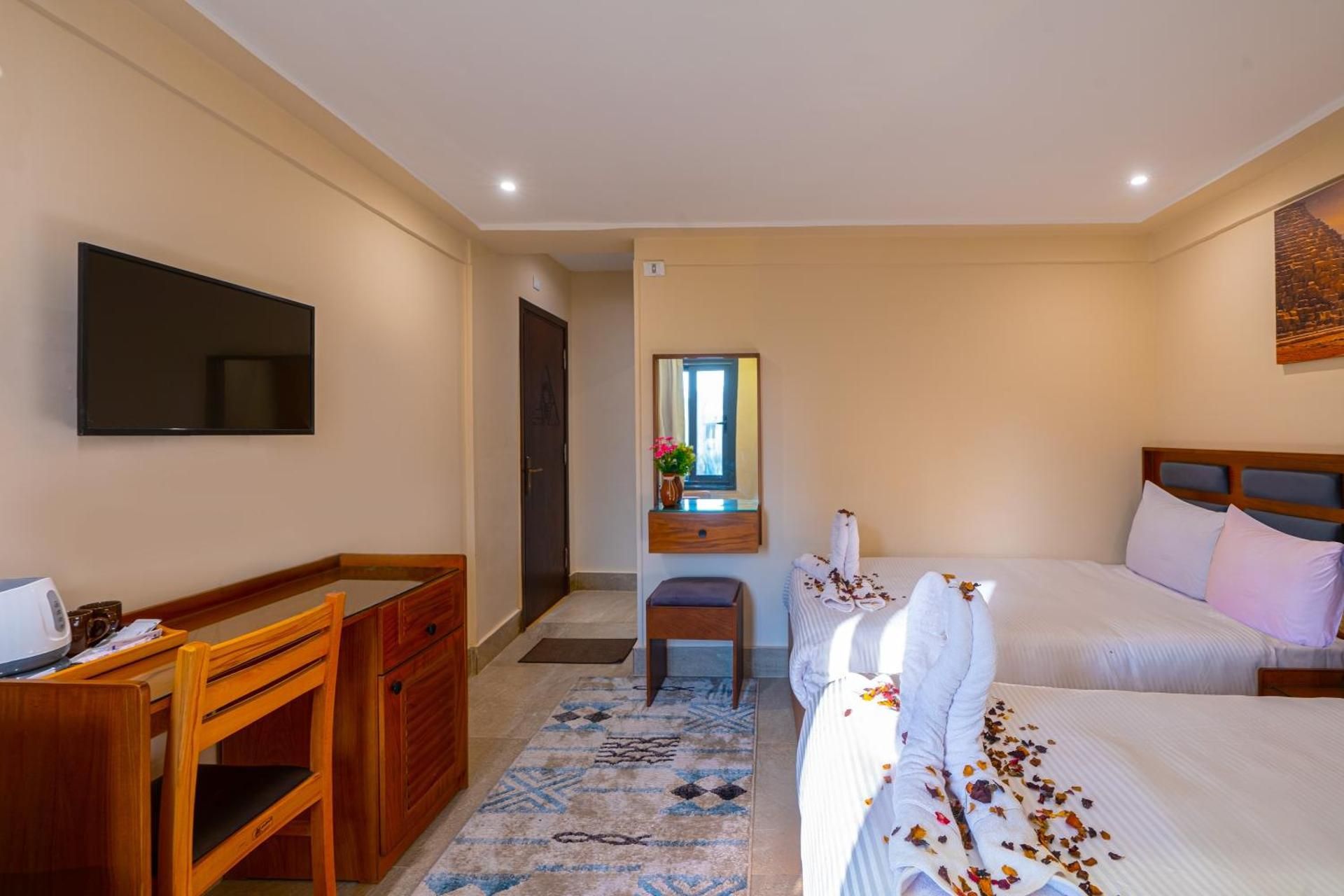 Deluxe Double or Twin Room with Pyramid View