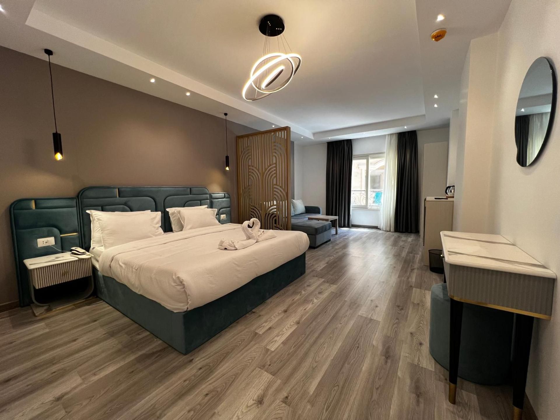 Junior Suite with Pool View