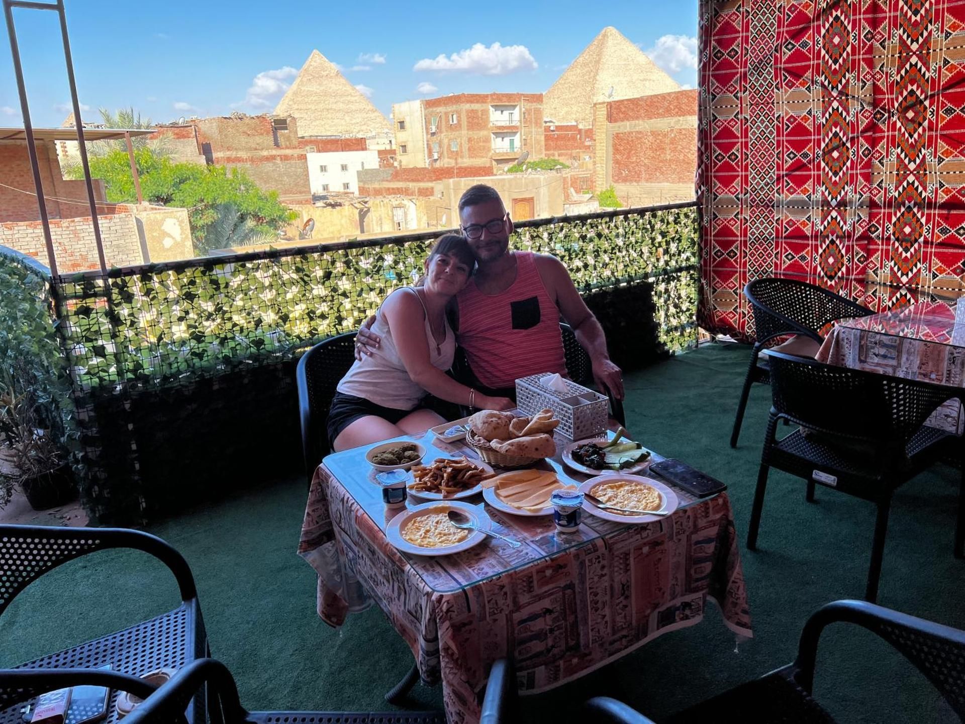 2 Jana Pyramids view inn